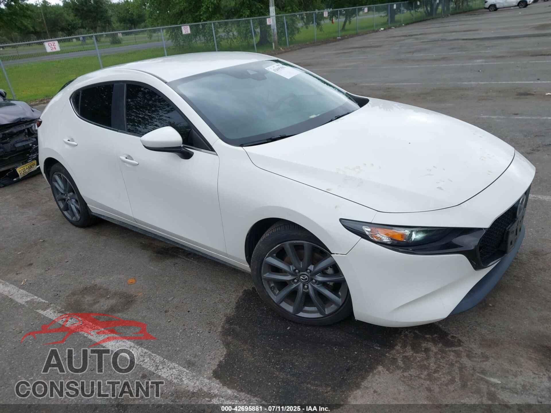 MAZDA MAZDA3 HATCHBACK 2019 - JM1BPBJM7K1128301