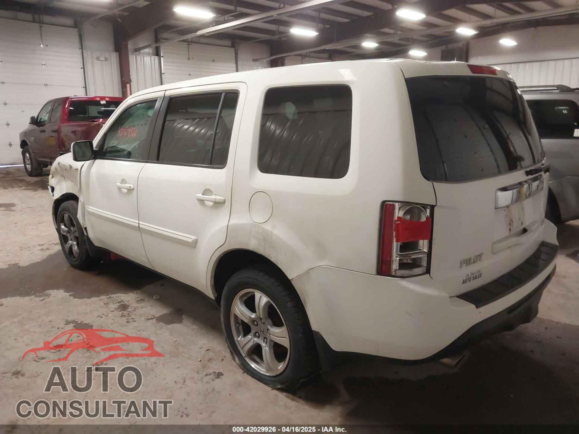 HONDA PILOT 2015 - 5FNYF4H51FB019501