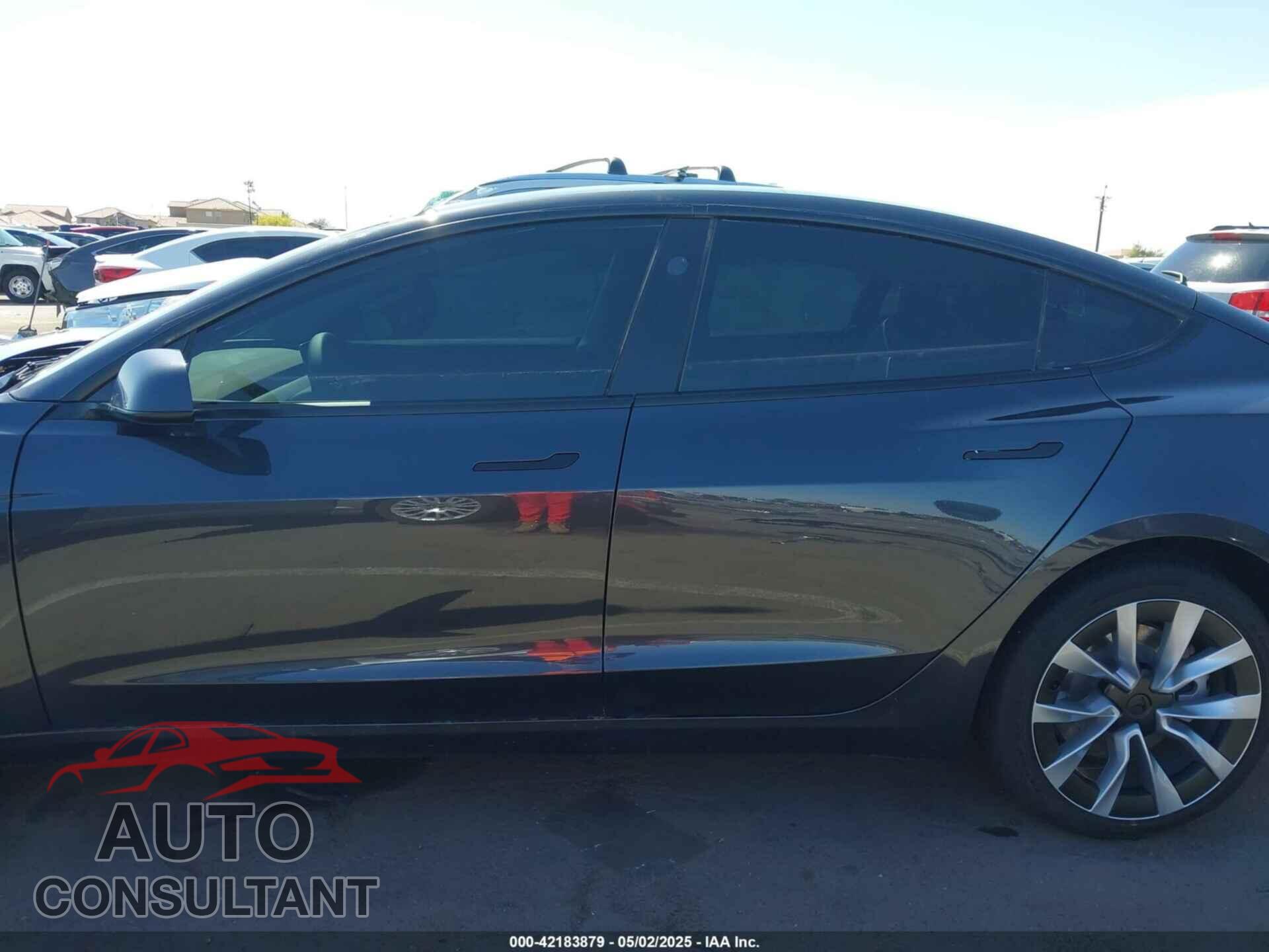 TESLA MODEL 3 2025 - 5YJ3E1EA4SF938576