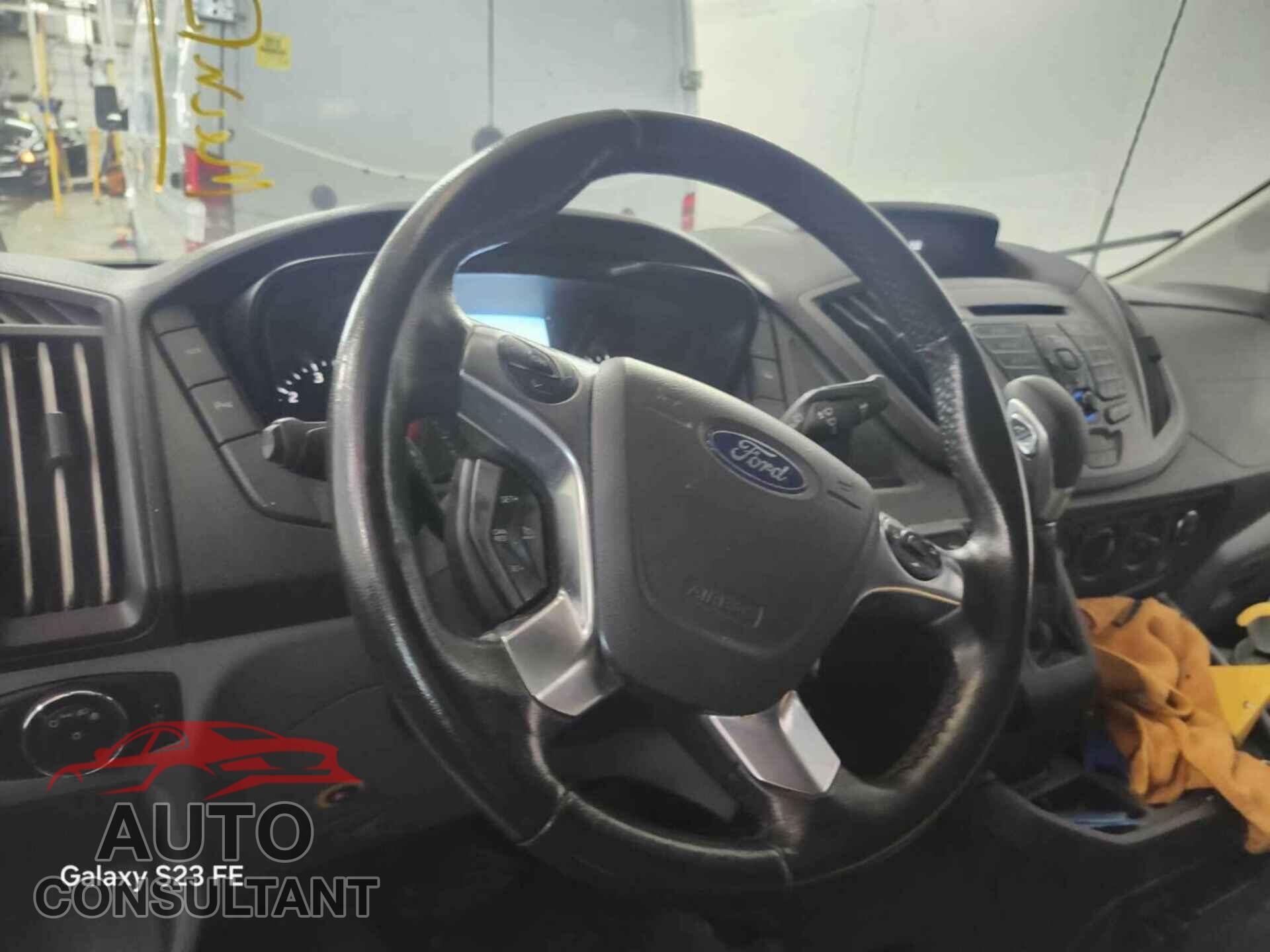 FORD TRANSIT 2019 - 1FTYR1YGXKKB43500