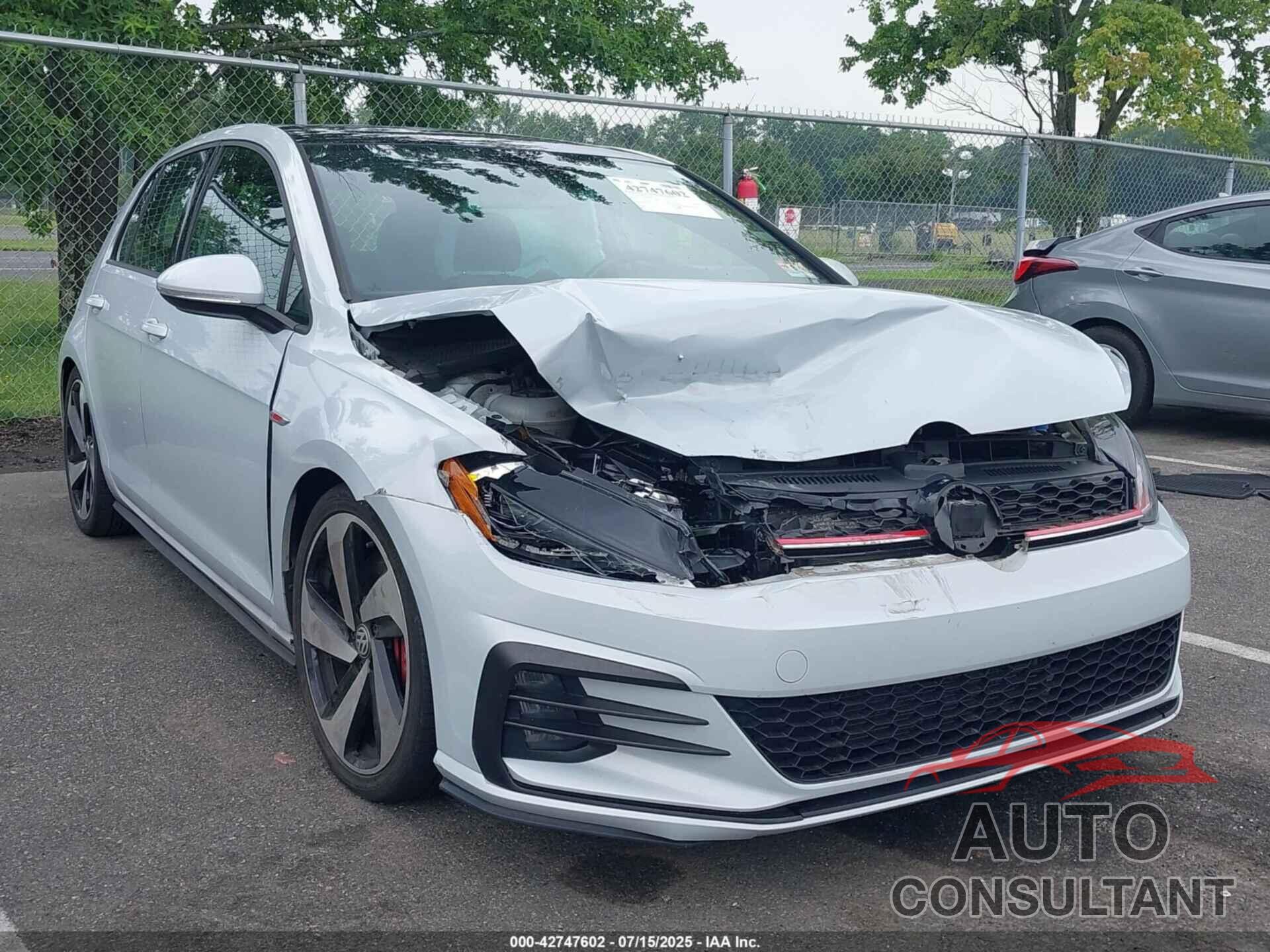 VOLKSWAGEN GOLF GTI 2018 - 3VW547AU0JM289462