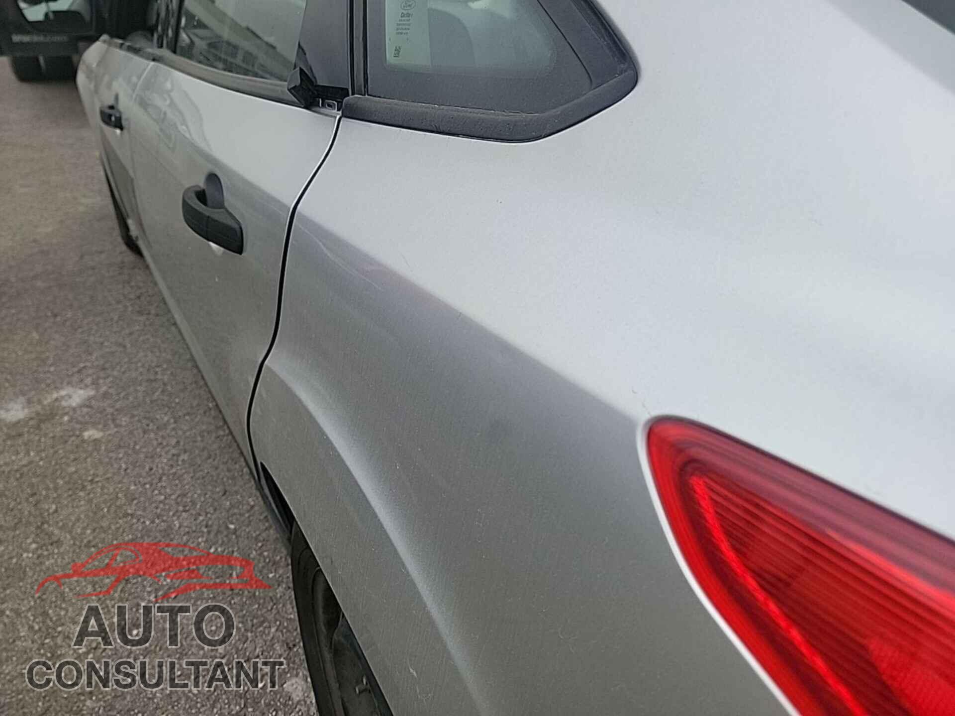 FORD FOCUS 2016 - 1FADP3E26GL373678