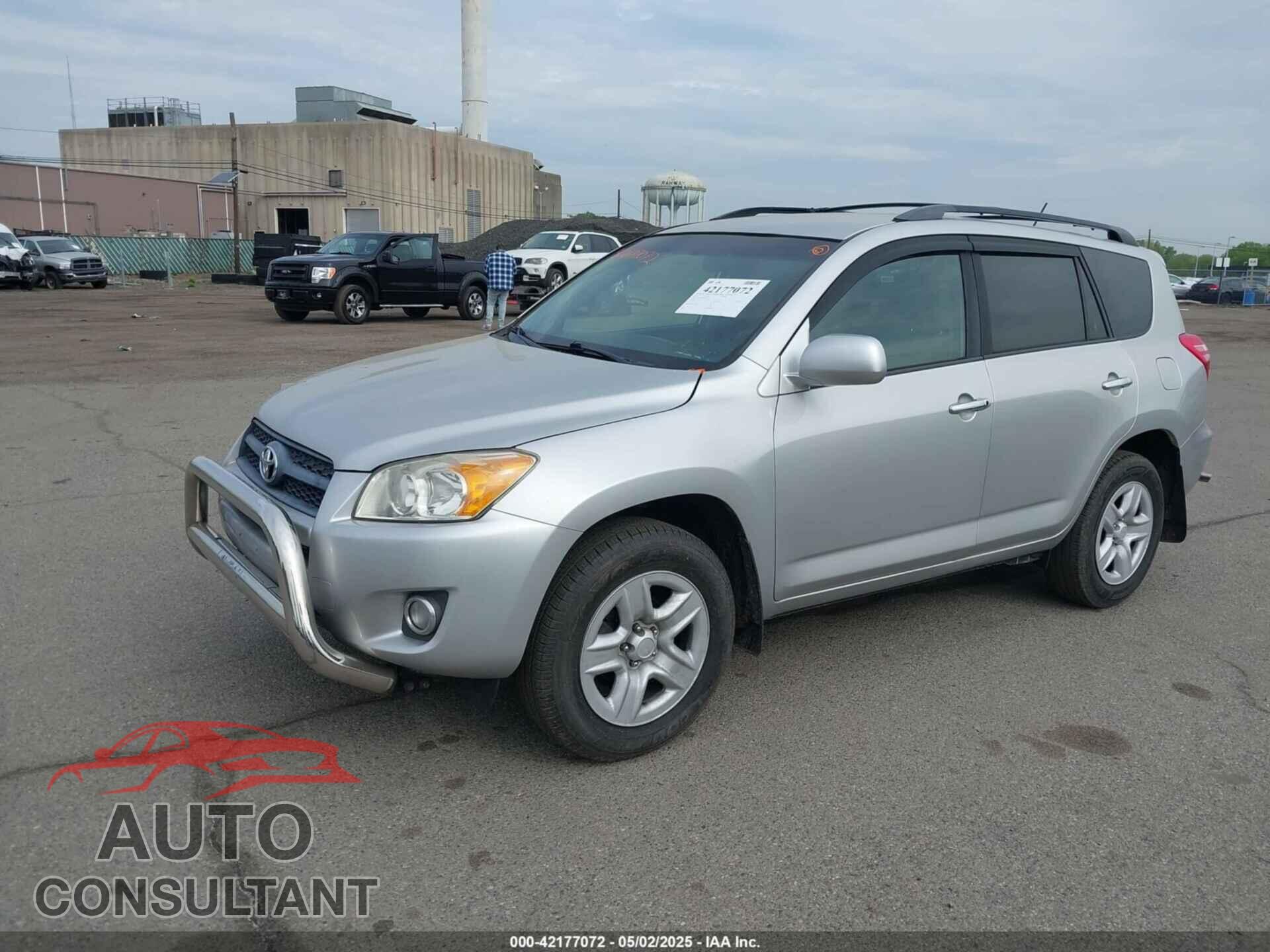TOYOTA RAV4 2011 - 2T3BF4DV6BW147376