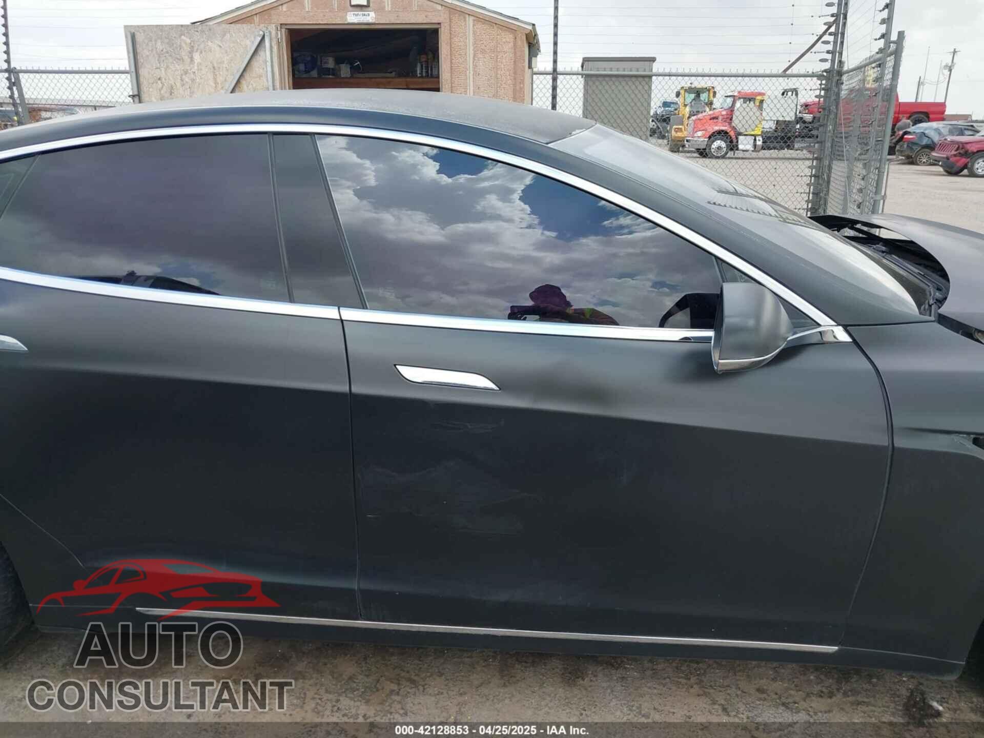TESLA MODEL S 2016 - 5YJSA1E26GF155606