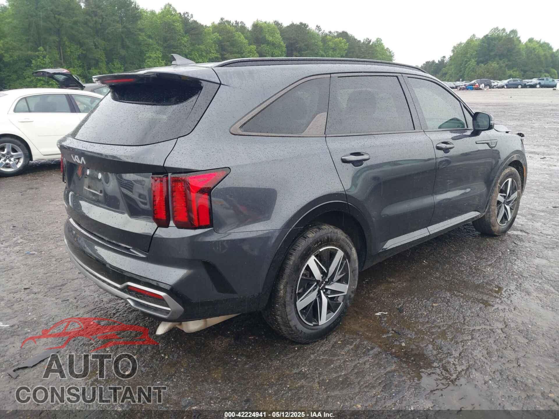 KIA SORENTO 2023 - 5XYRL4LC2PG247794