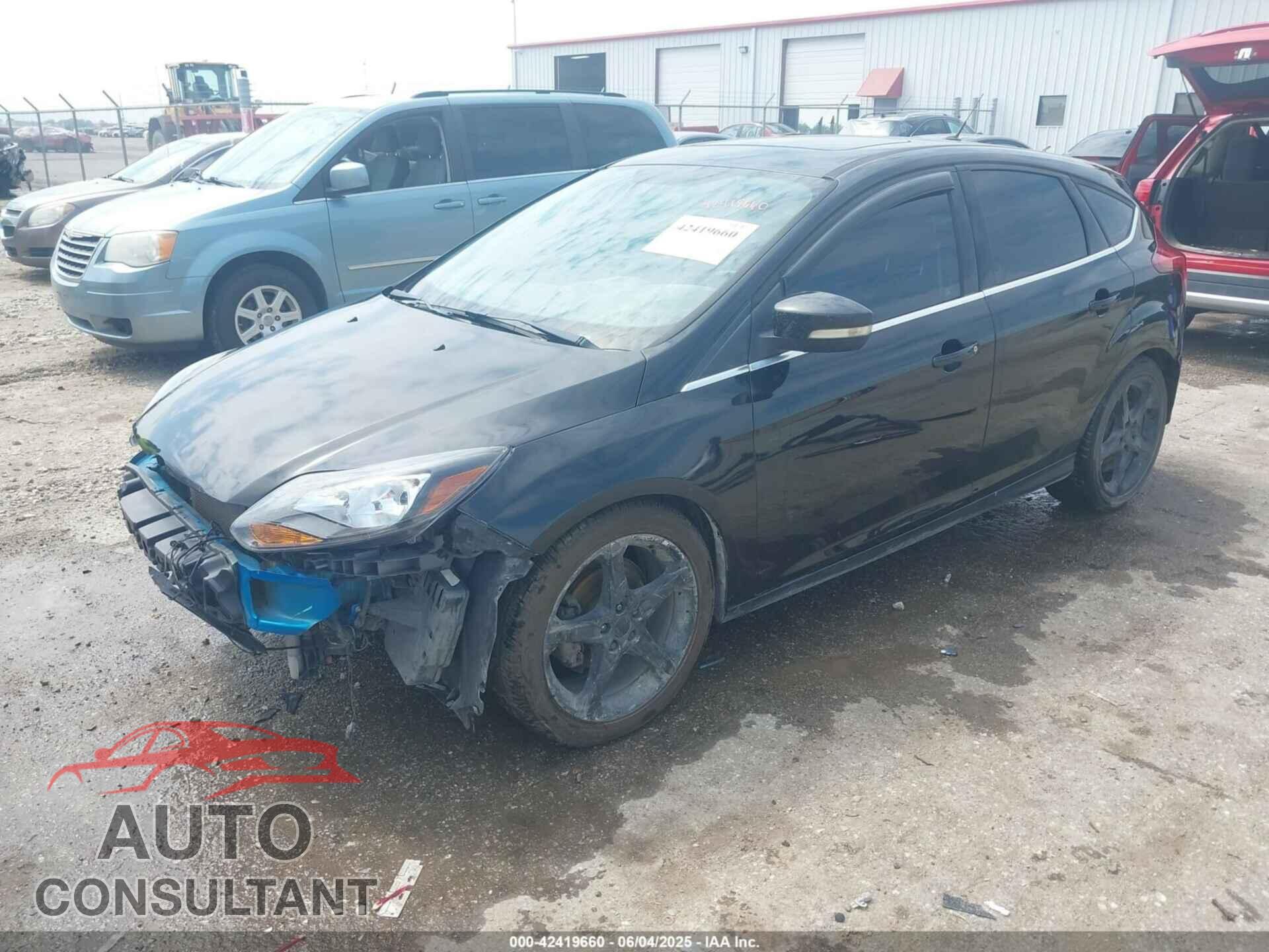 FORD FOCUS 2013 - 1FADP3N28DL151039