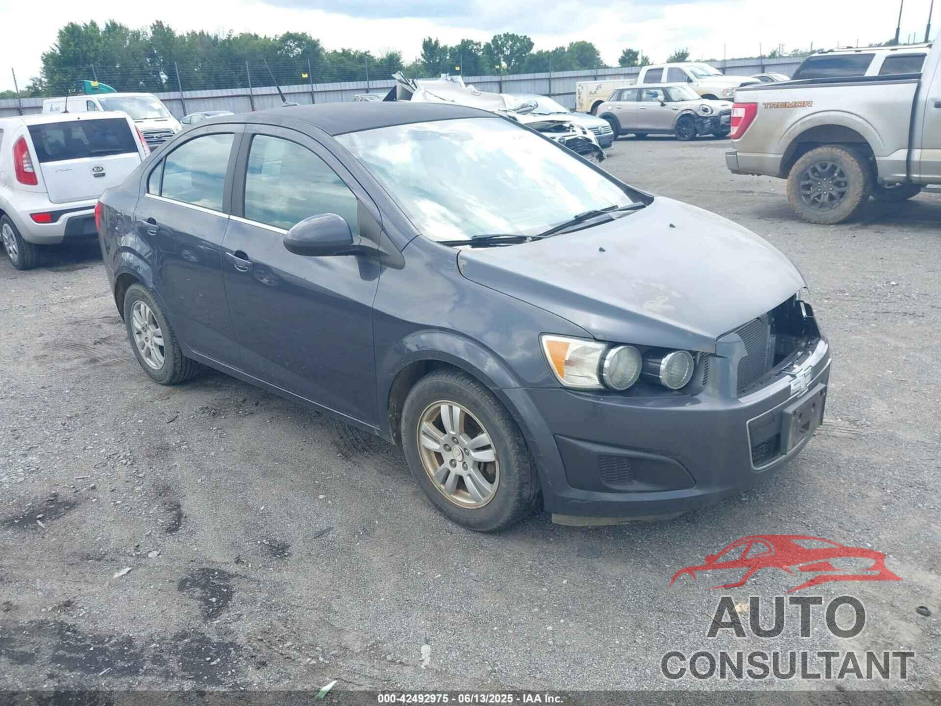 CHEVROLET SONIC 2013 - 1G1JC5SH6D4236705
