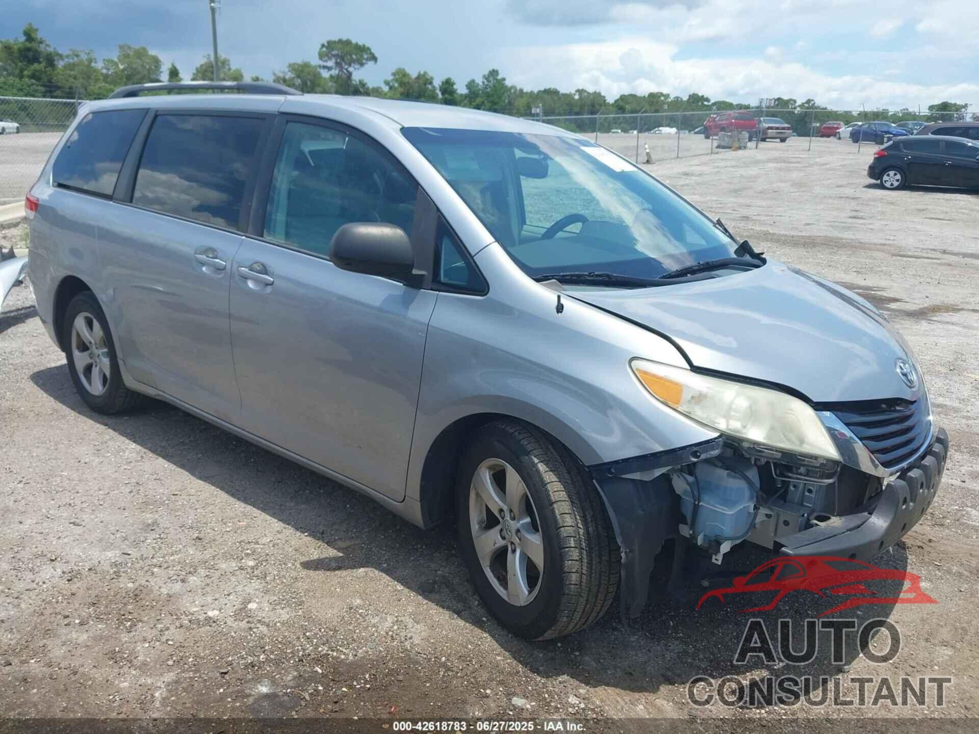 TOYOTA SIENNA 2013 - 5TDKK3DC0DS390836