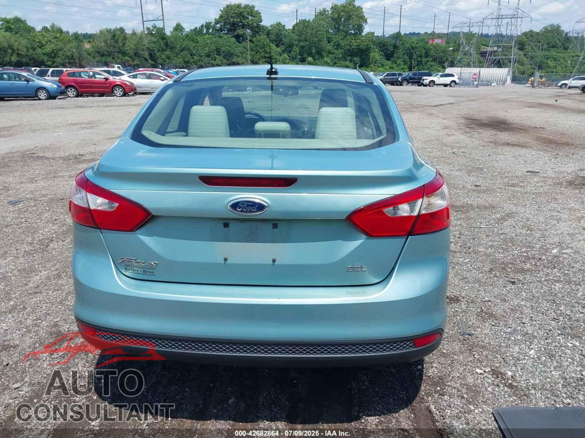 FORD FOCUS 2012 - 1FAHP3H28CL178382