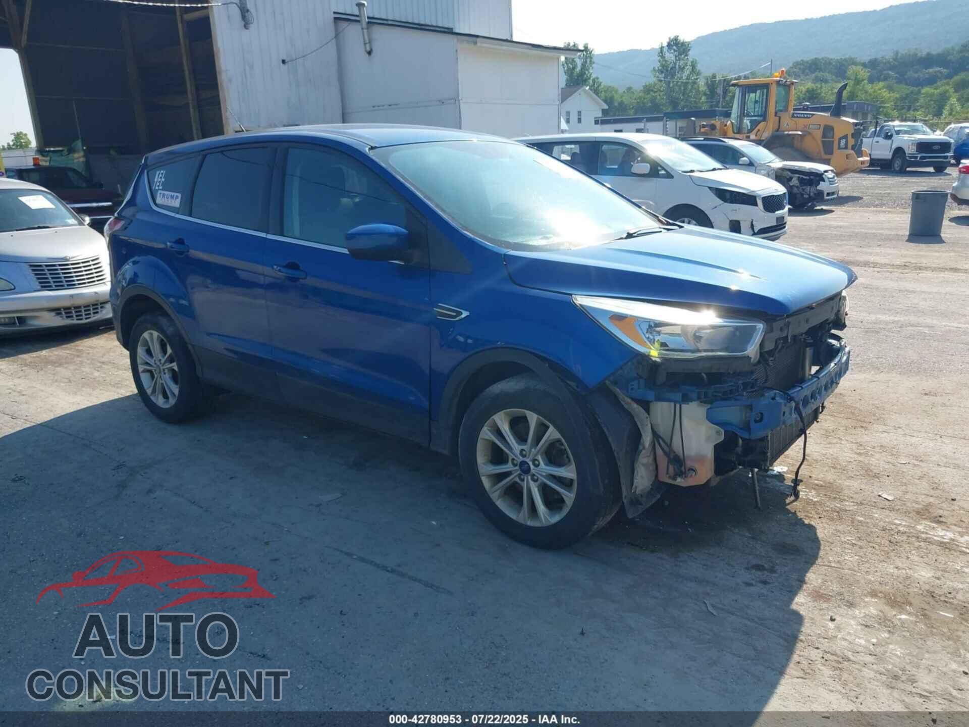 FORD ESCAPE 2017 - 1FMCU9GD2HUE51218