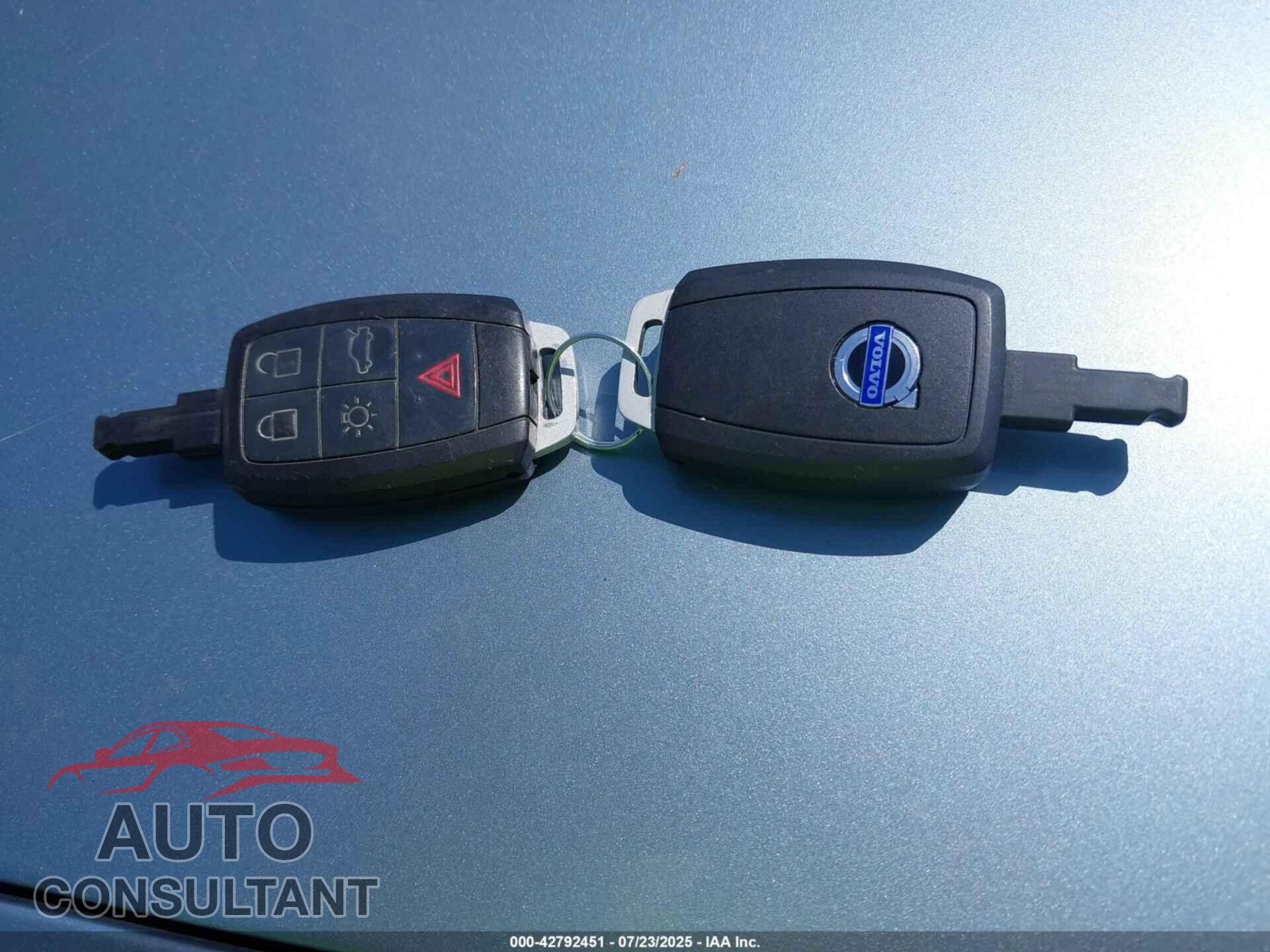 VOLVO C70 2009 - YV1MC67299J070505