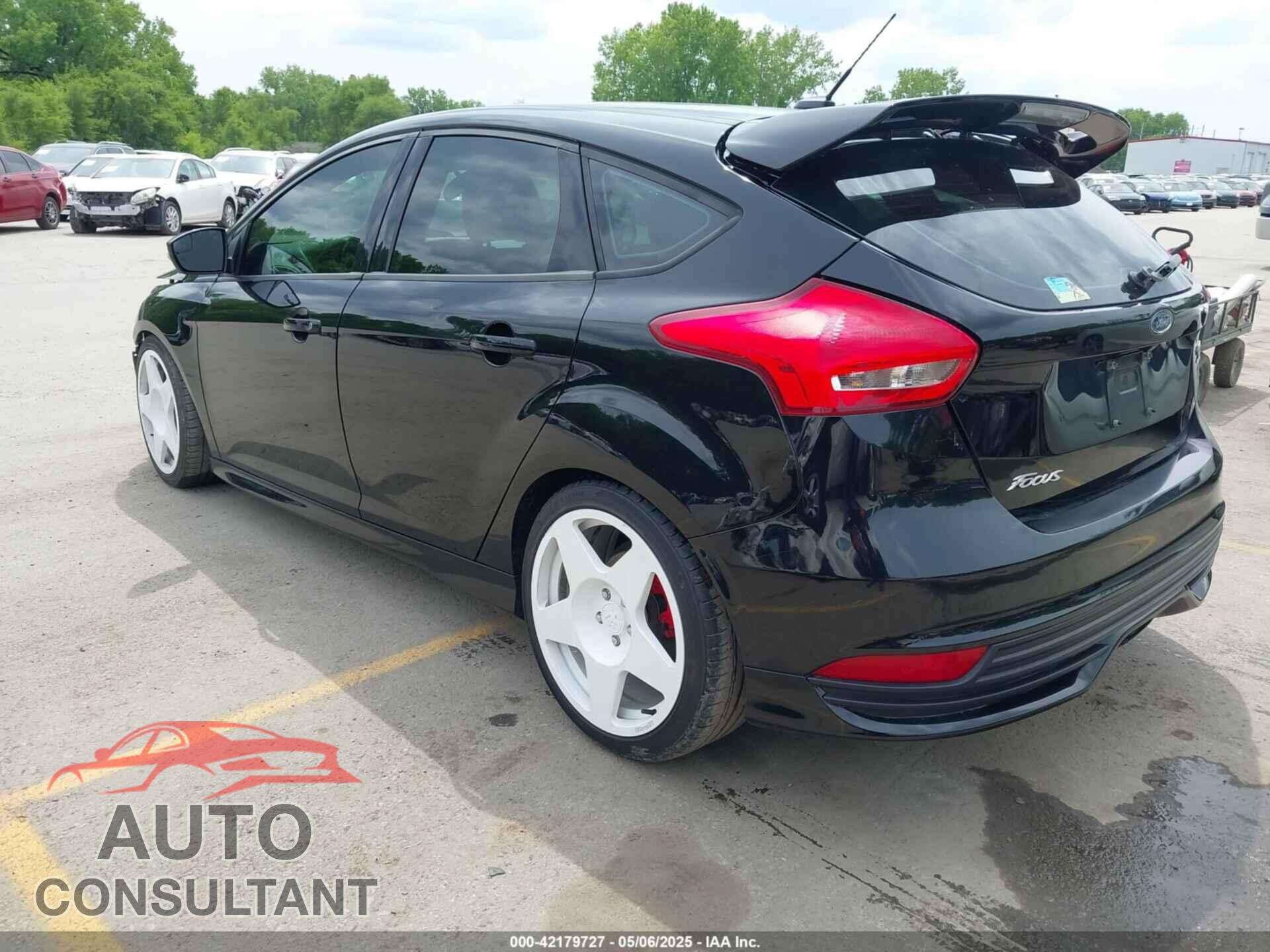 FORD FOCUS ST 2018 - 1FADP3L95JL240708