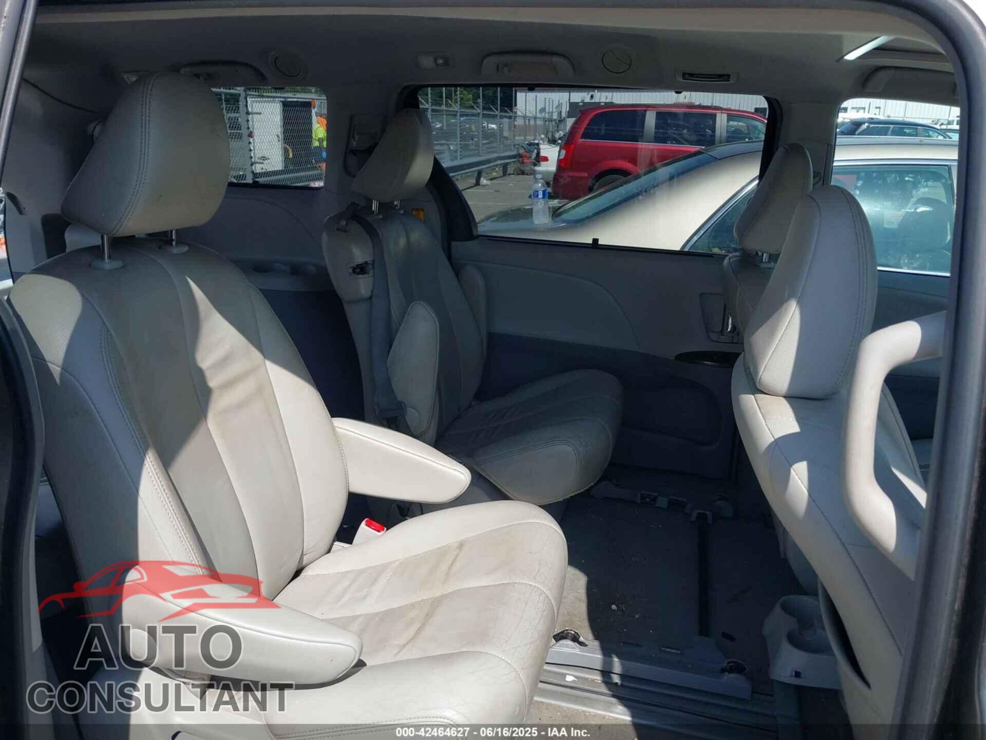 TOYOTA SIENNA 2013 - 5TDYK3DC4DS335199
