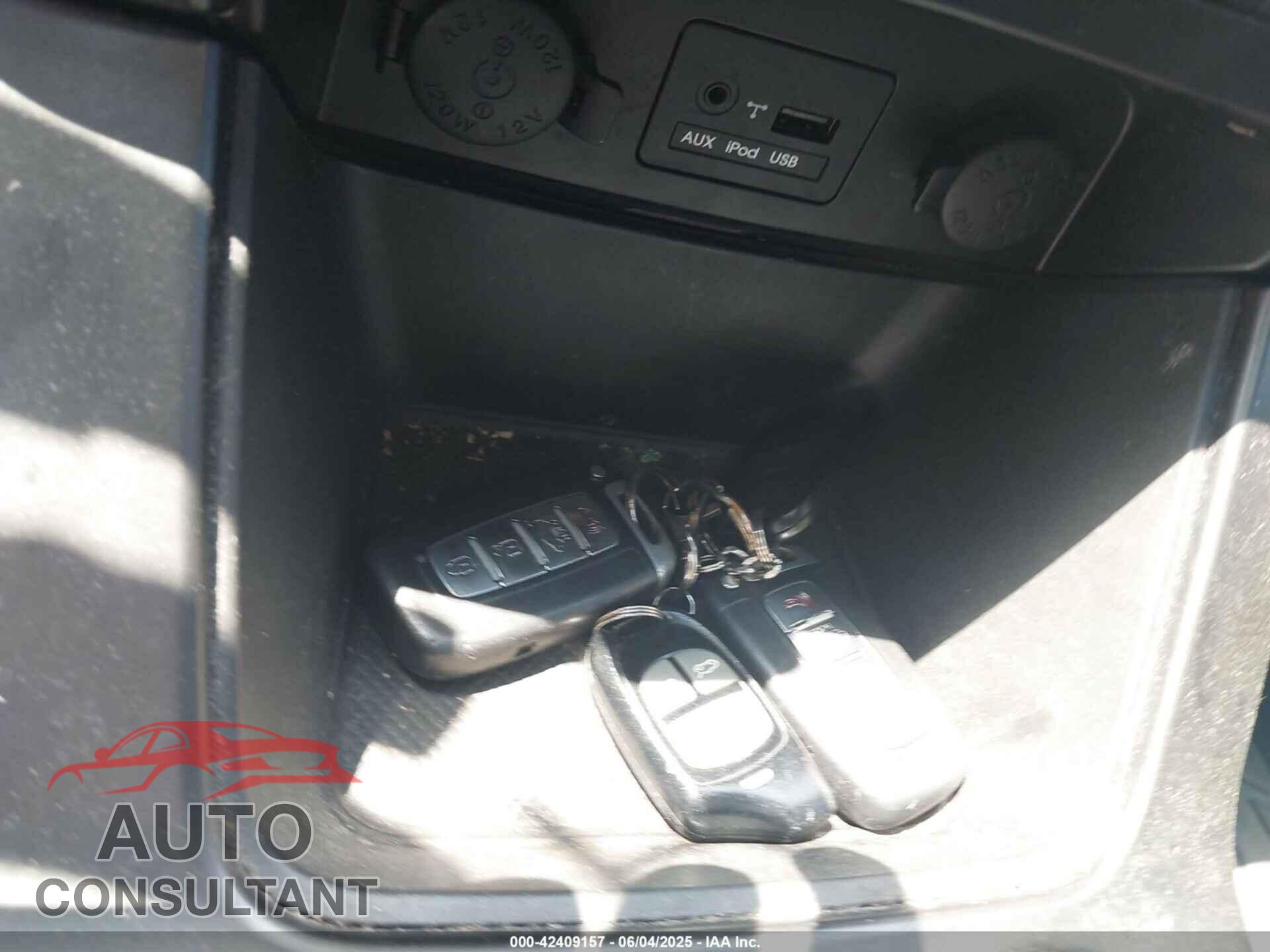 KIA SORENTO 2011 - 5XYKUDA26BG059667
