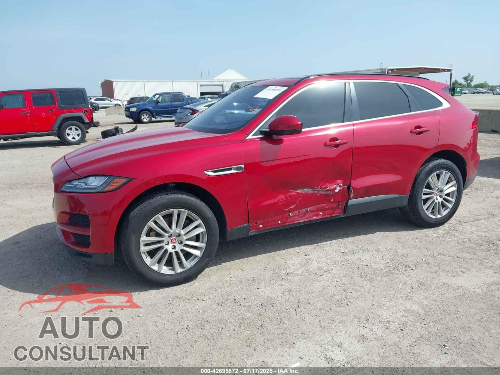 JAGUAR F-PACE 2017 - SADCK2BV8HA885716