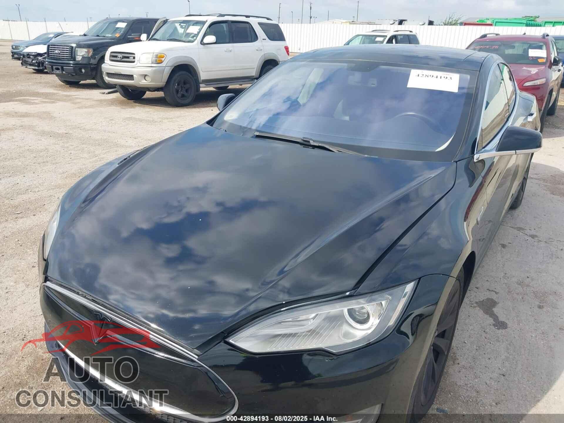 TESLA MODEL S 2013 - 5YJSA1DP5DFP11140