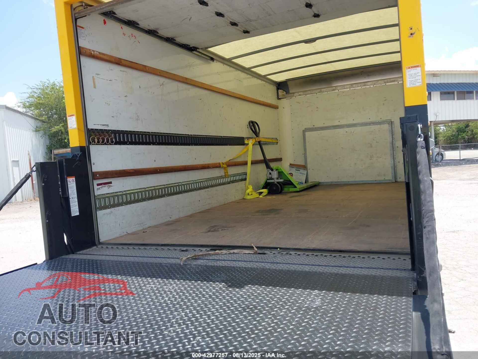 FORD E-350 CUTAWAY 2021 - 1FDWE3FNXMDC10258