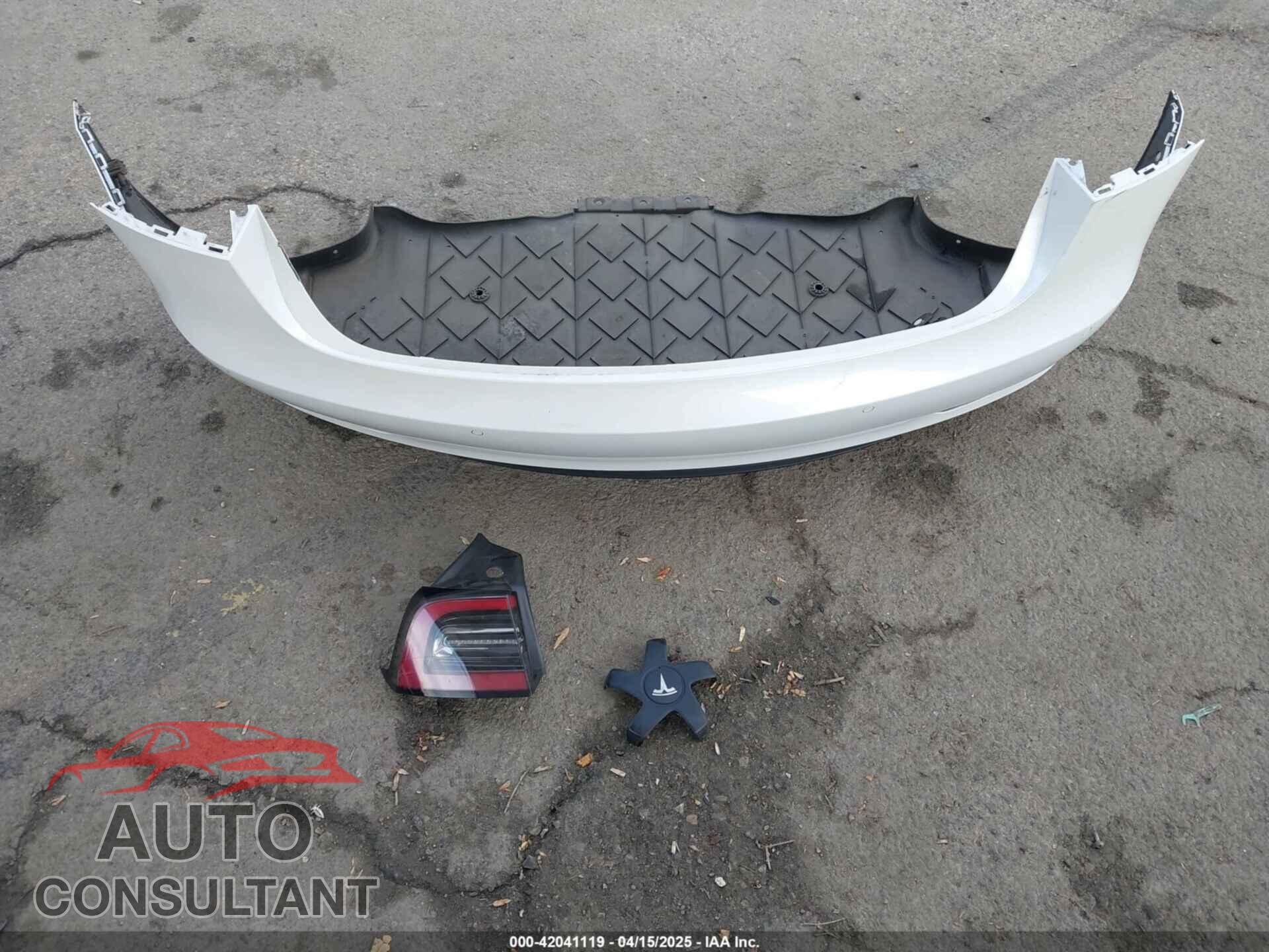 TESLA MODEL 3 2022 - 5YJ3E1EA5NF299550