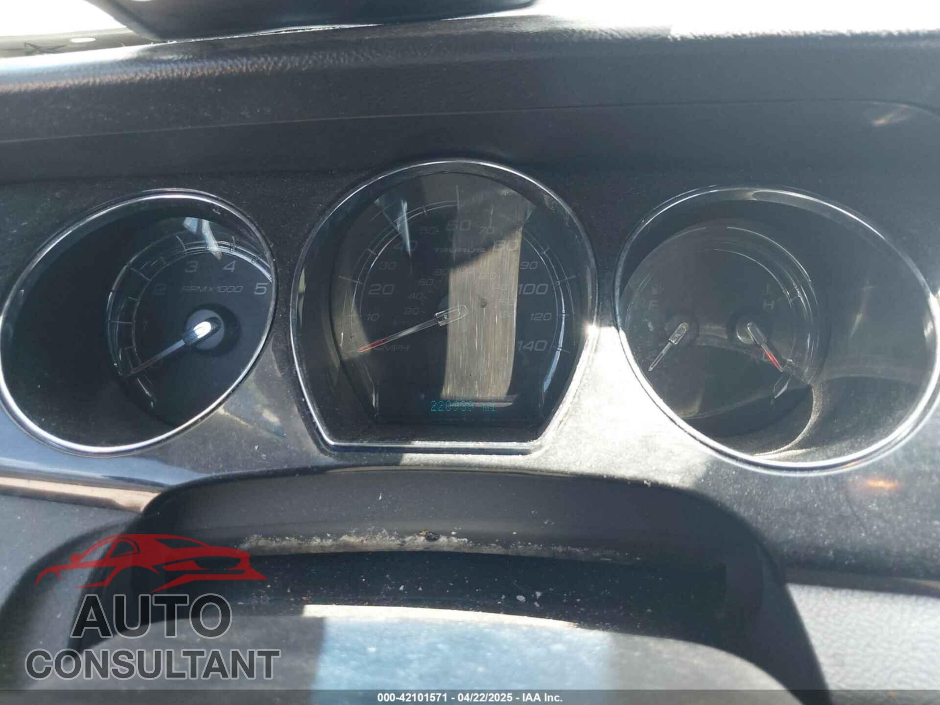 FORD TAURUS 2010 - 1FAHP2FW5AG121790
