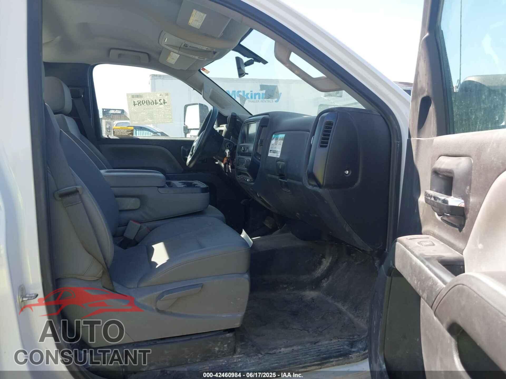 CHEVROLET SILVERADO MD 2023 - 1HTKJPVM9PH125636