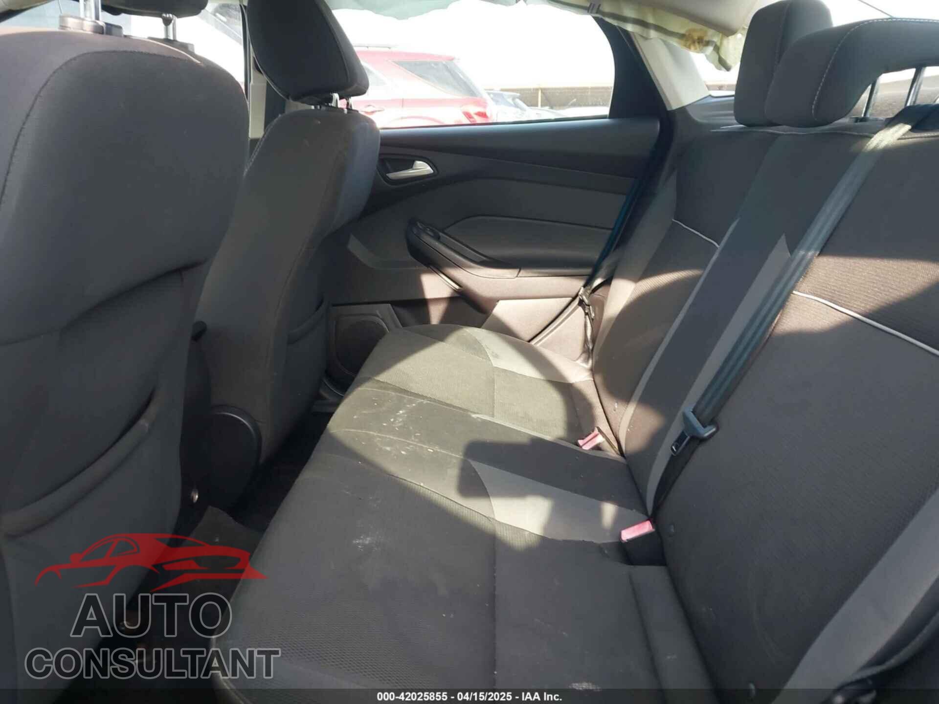 FORD FOCUS 2014 - 1FADP3F22EL203765