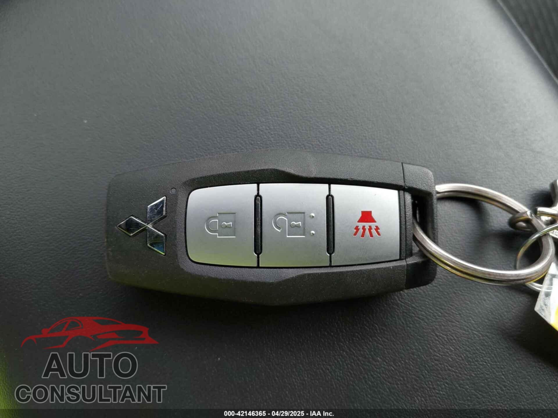MITSUBISHI OUTLANDER 2024 - JA4J3UA87RZ073473