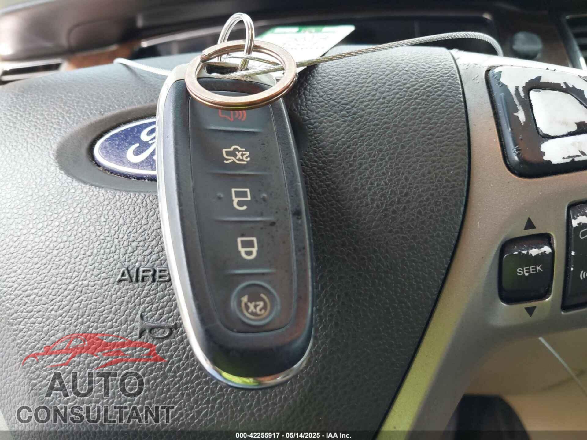 FORD TAURUS 2015 - 1FAHP2F83FG182936