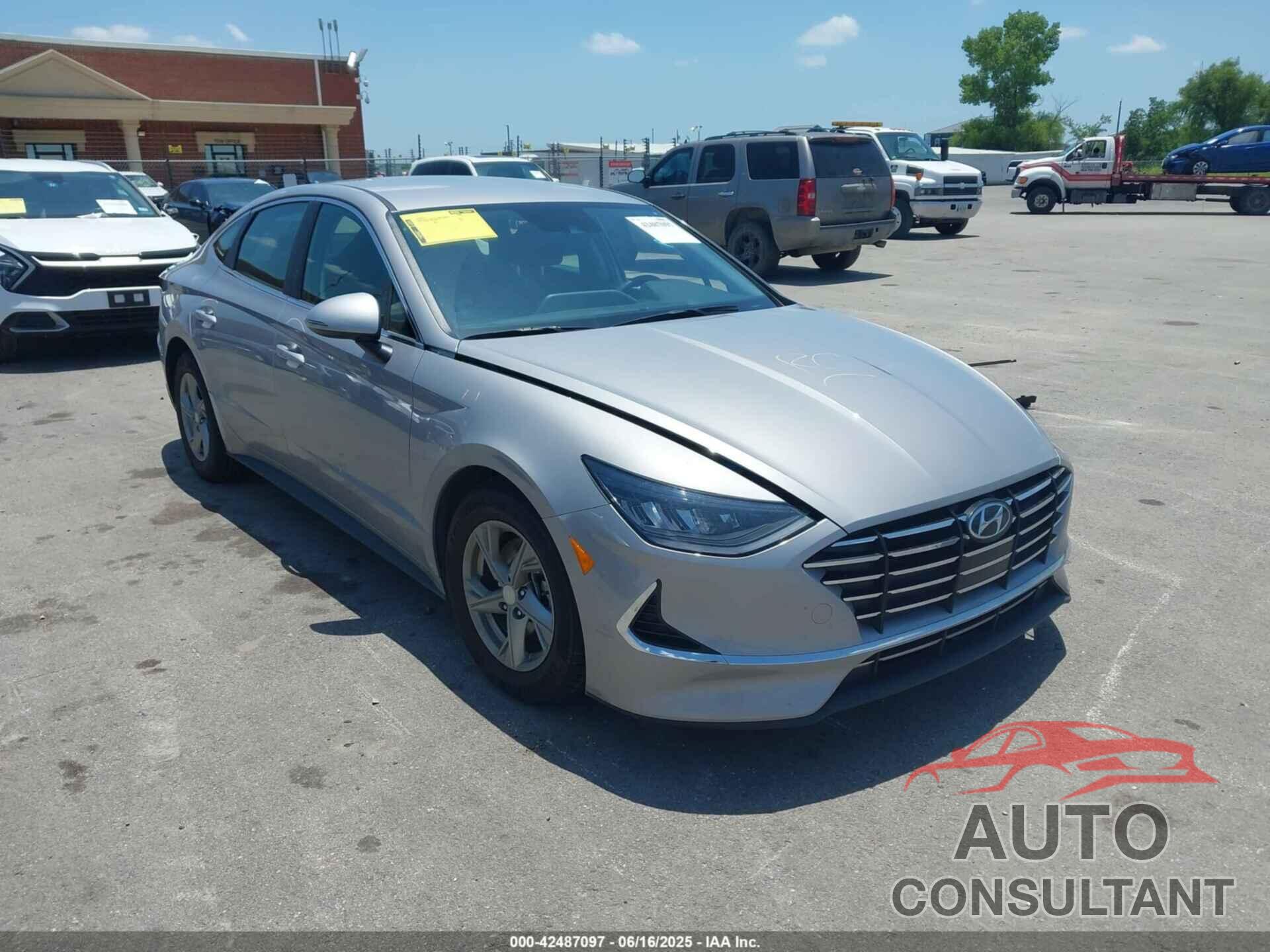 HYUNDAI SONATA 2023 - KMHL24JA7PA259171