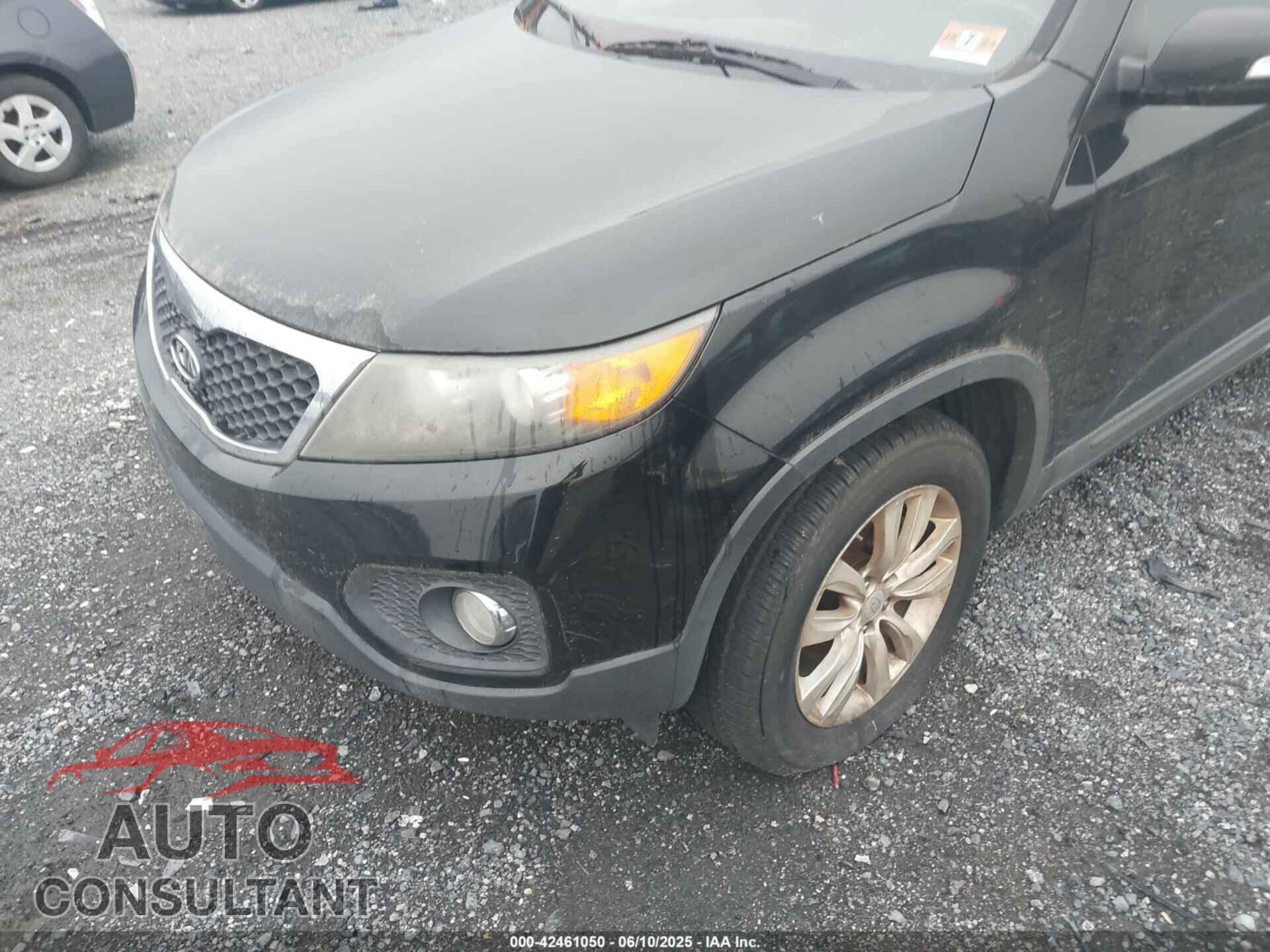KIA SORENTO 2011 - 5XYKT4A25BG181875