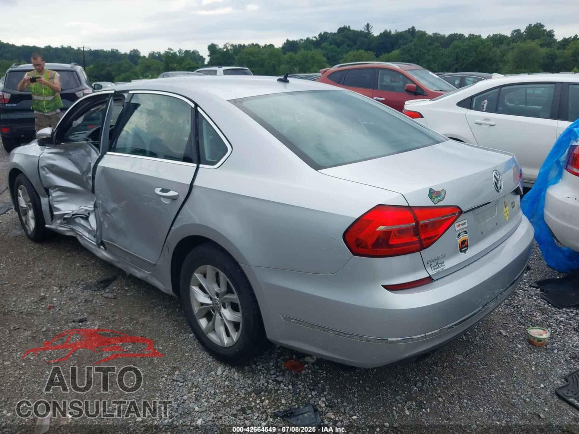 VOLKSWAGEN PASSAT 2016 - 1VWAT7A31GC044804
