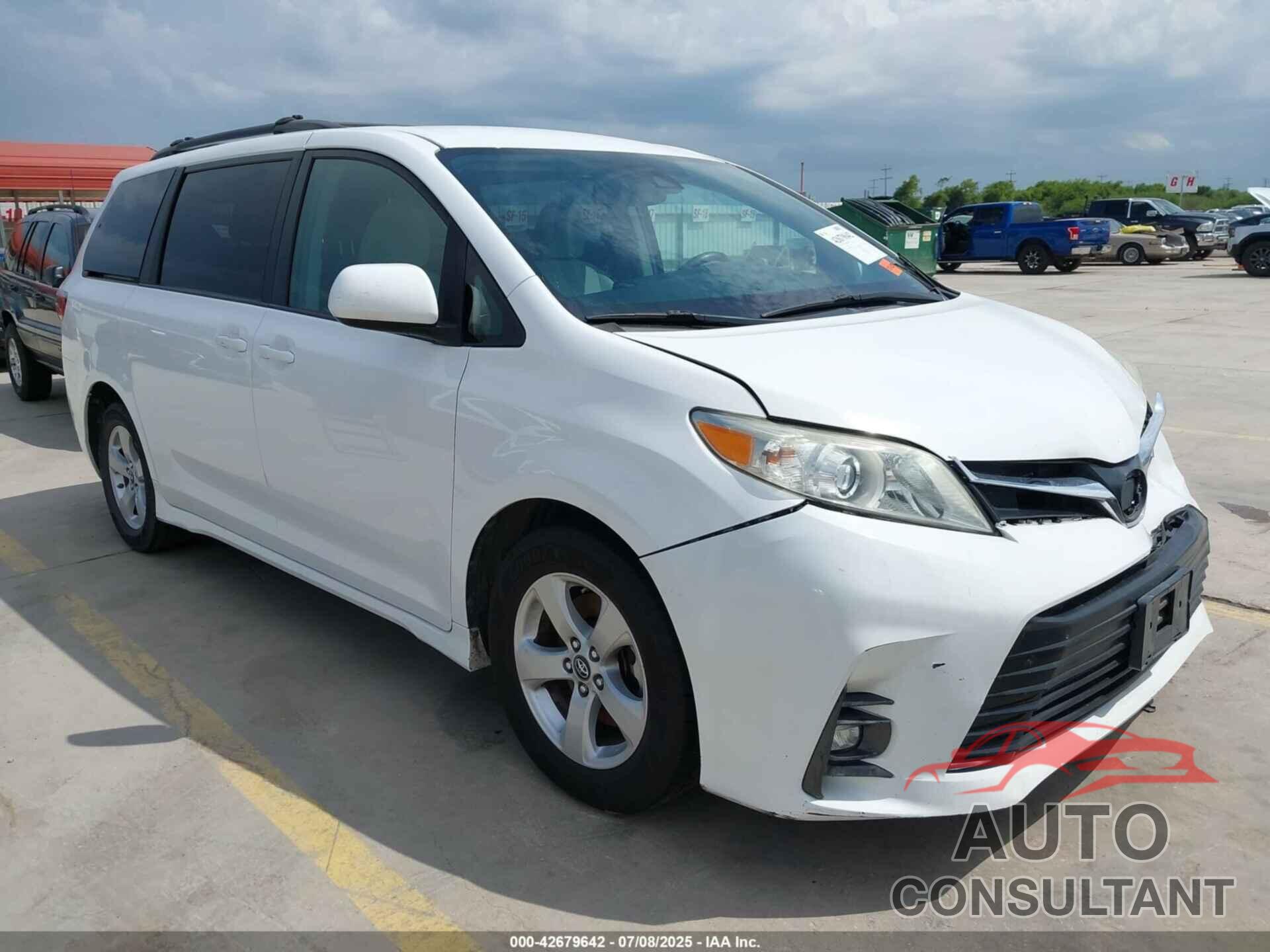 TOYOTA SIENNA 2018 - 5TDKZ3DC2JS910025