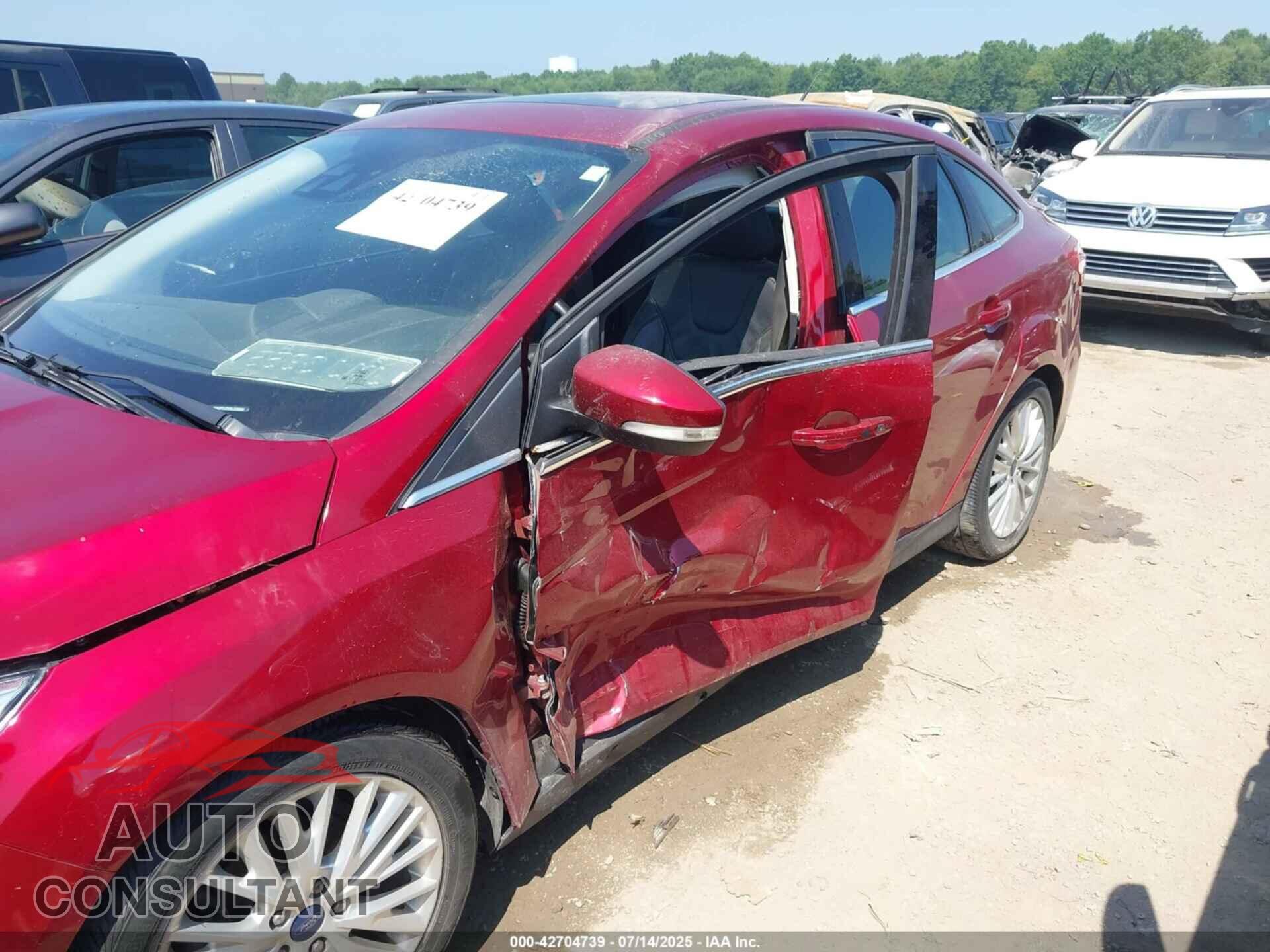FORD FOCUS 2017 - 1FADP3J26HL228986