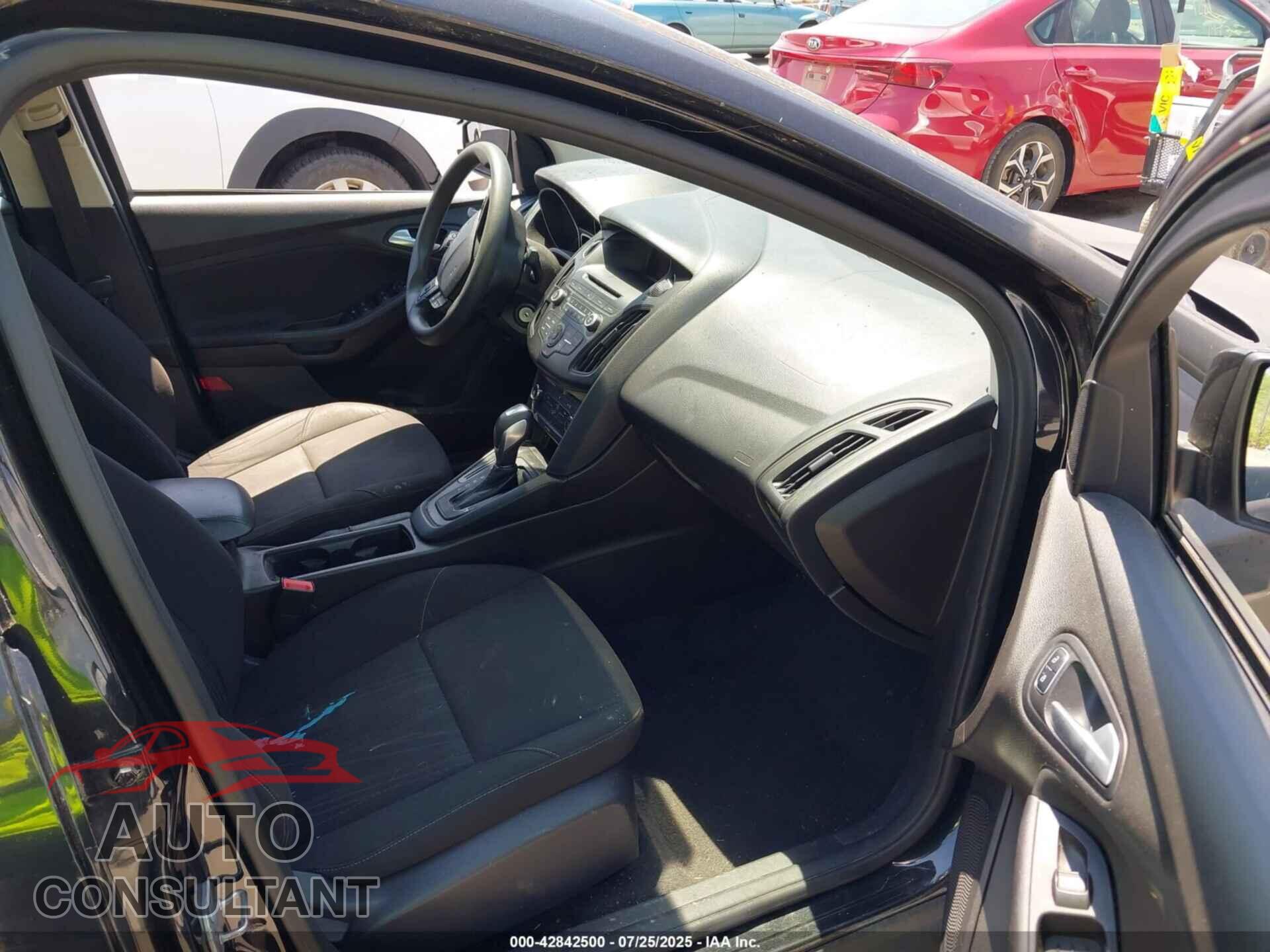 FORD FOCUS 2015 - 1FADP3F27FL328813