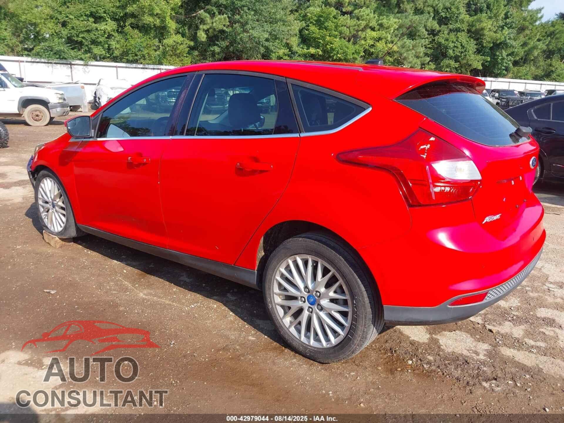 FORD FOCUS 2012 - 1FAHP3M23CL358391