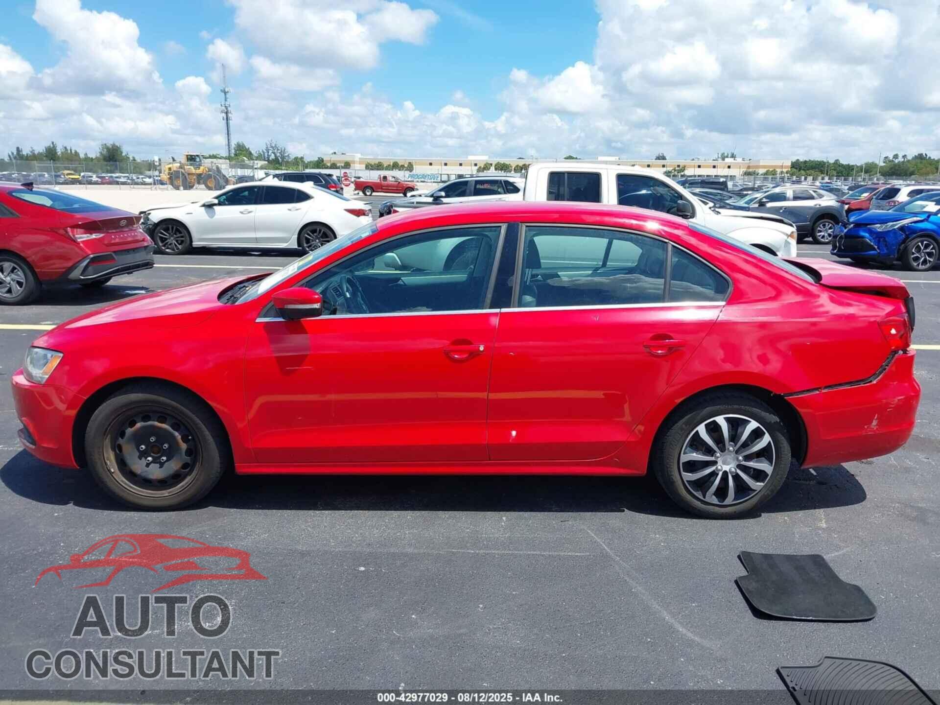 VOLKSWAGEN JETTA 2013 - 3VWDP7AJ6DM448675