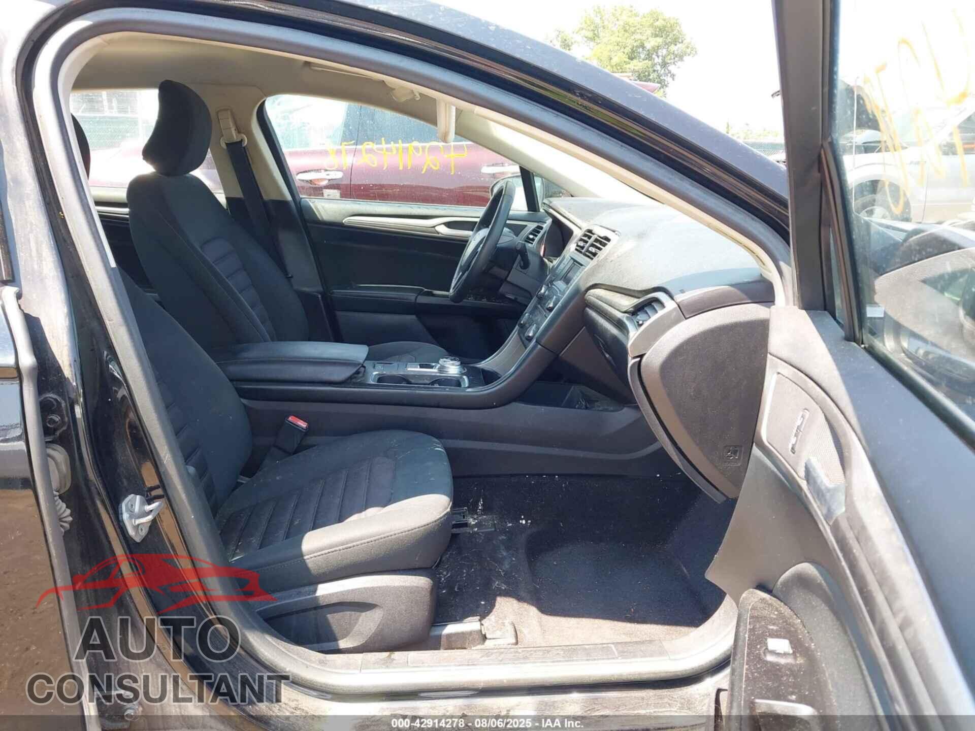 FORD FUSION 2017 - 3FA6P0G70HR177142