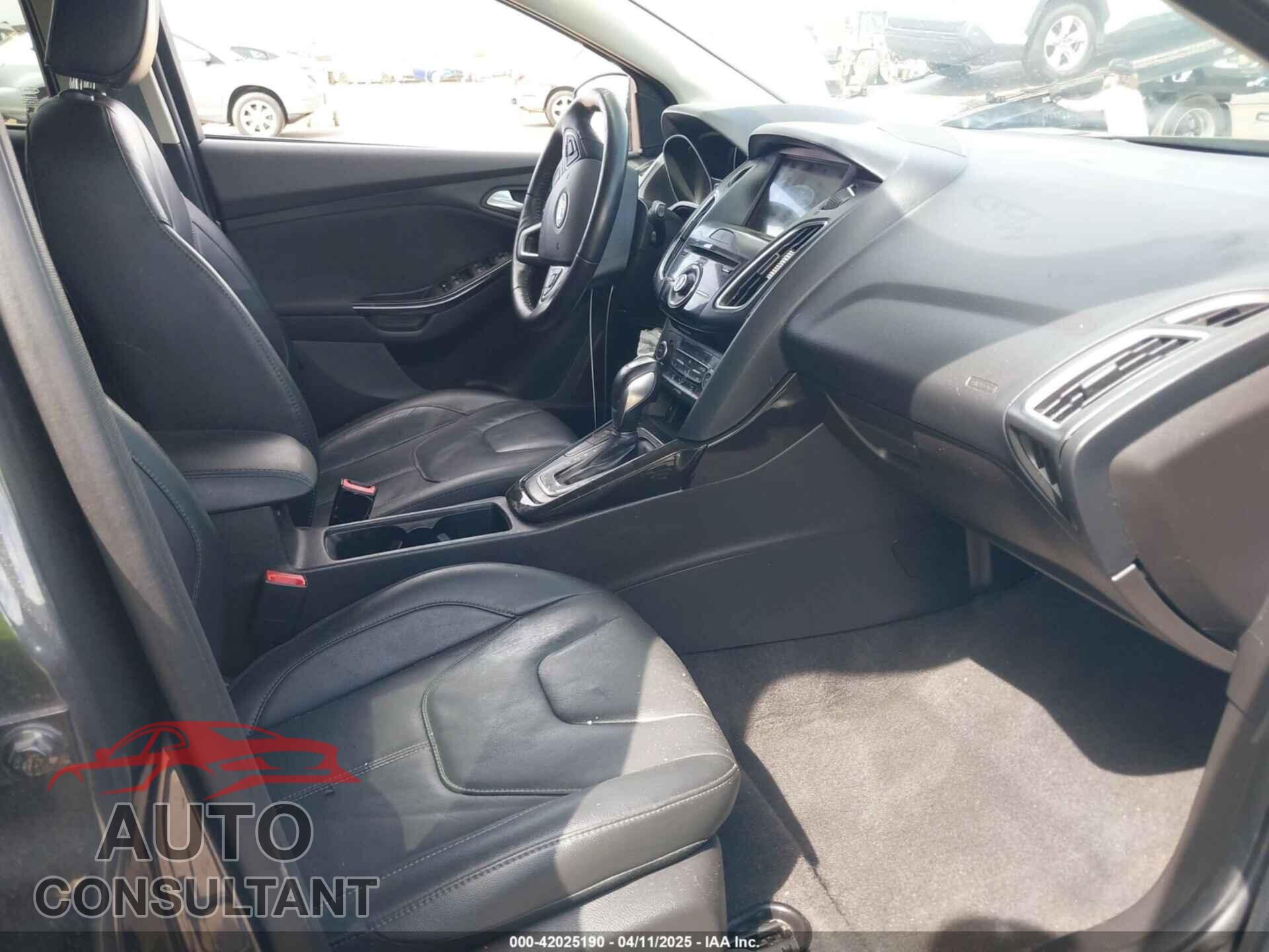 FORD FOCUS 2018 - 1FADP3N23JL241453