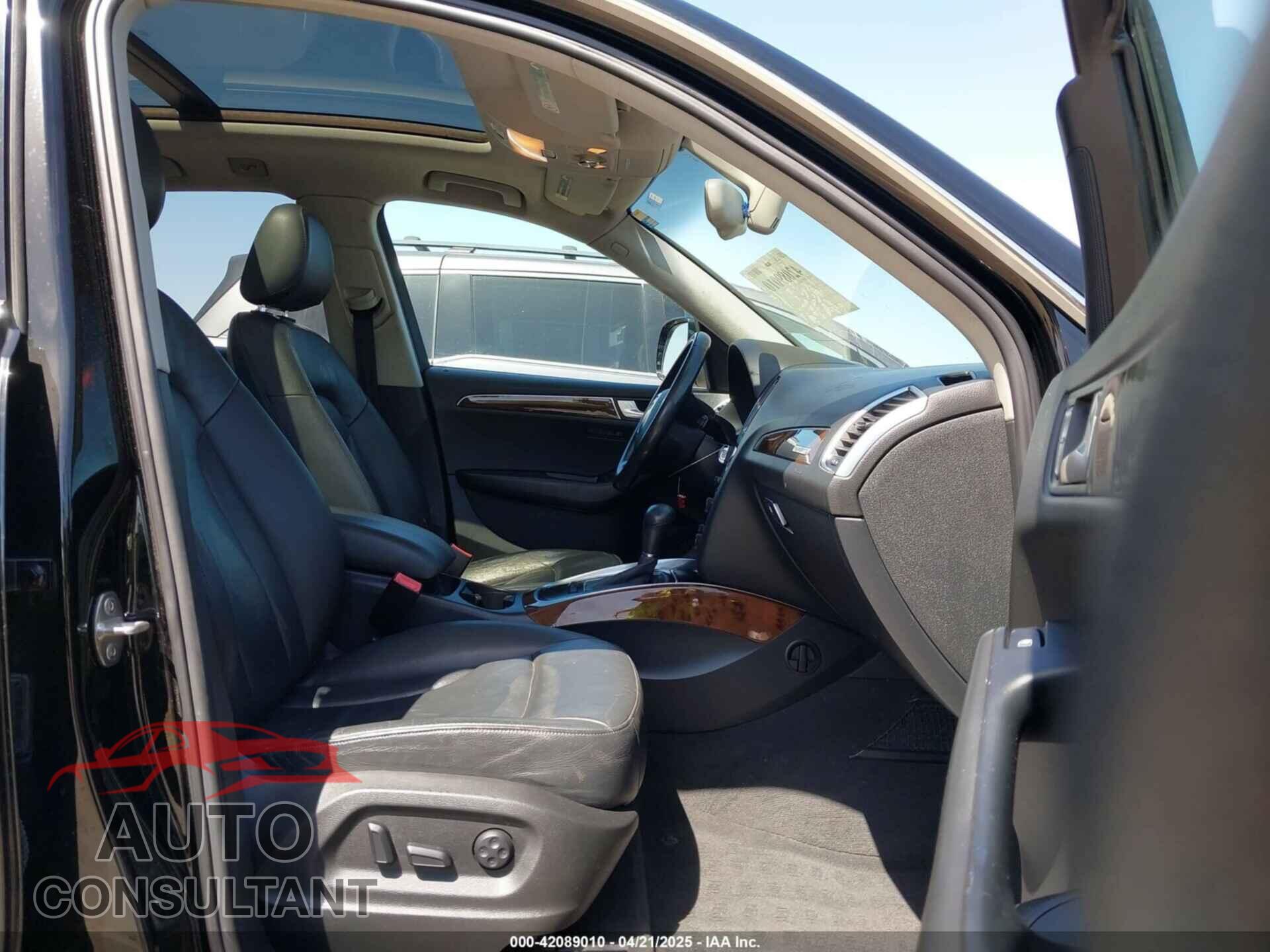 AUDI Q5 2011 - WA1DKAFP7BA040329