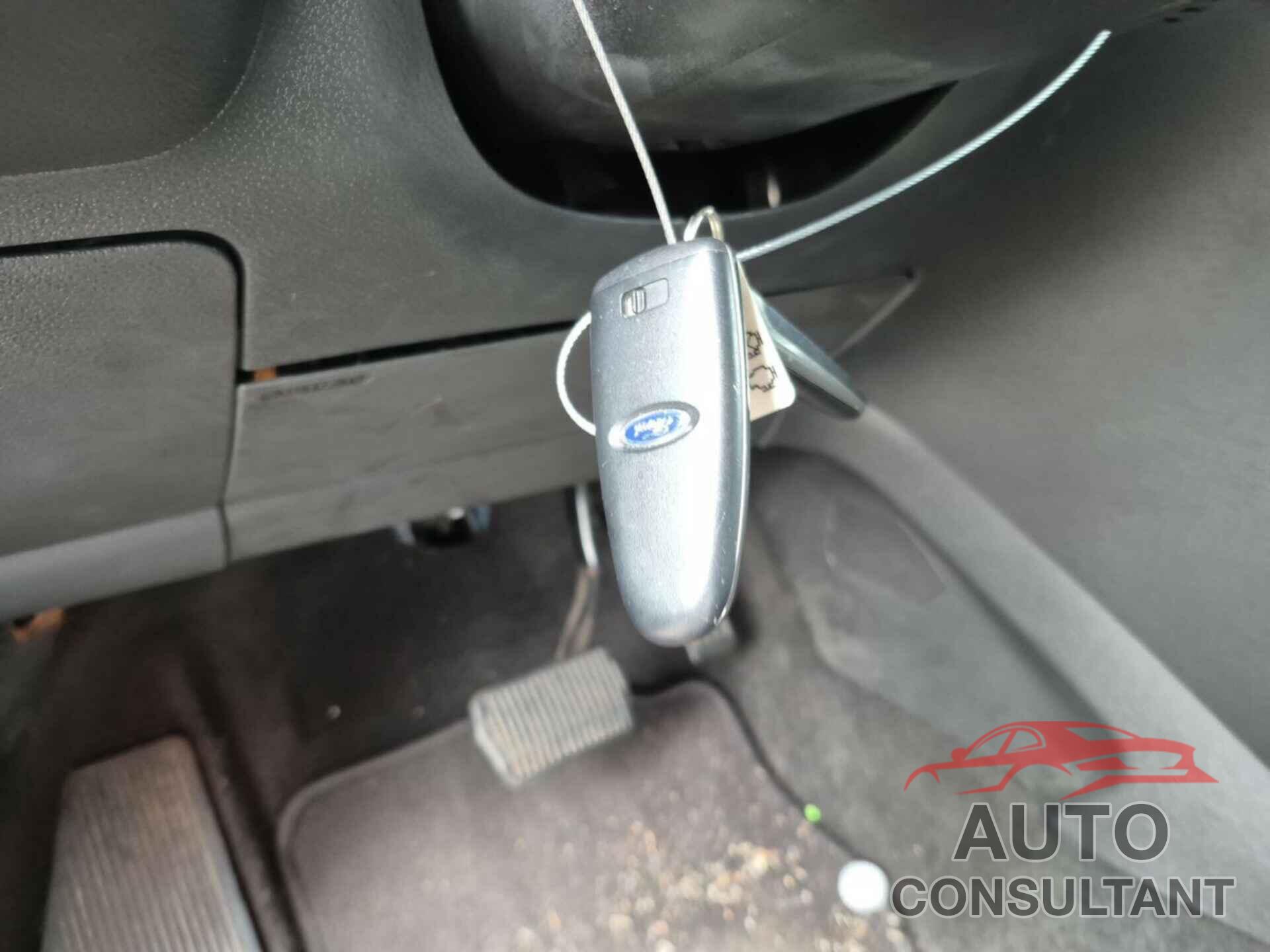 FORD ESCAPE 2019 - 1FMCU9HD2KUB11881