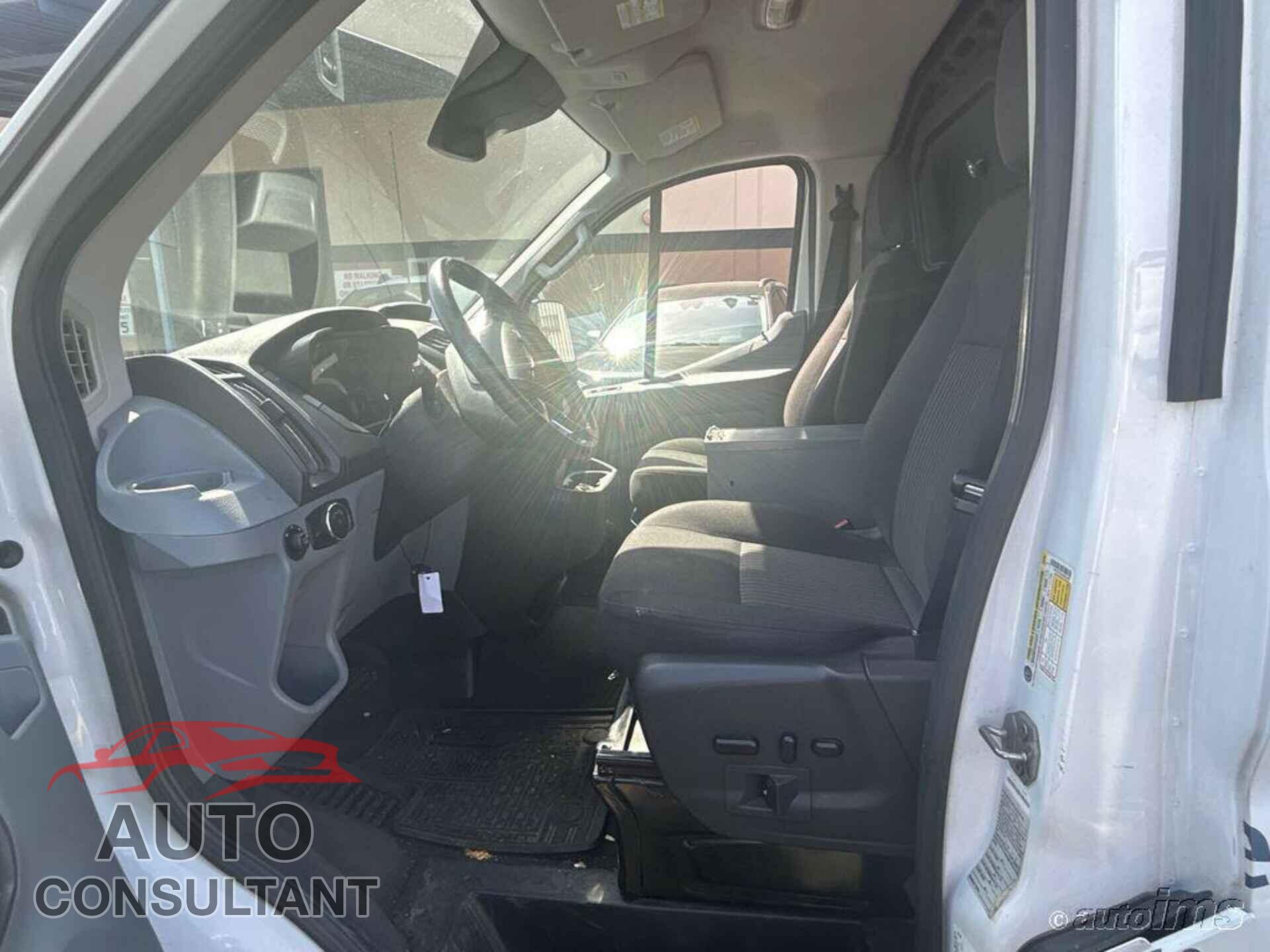 FORD TRANSIT 2018 - 1FTYR1YG0JKB52267