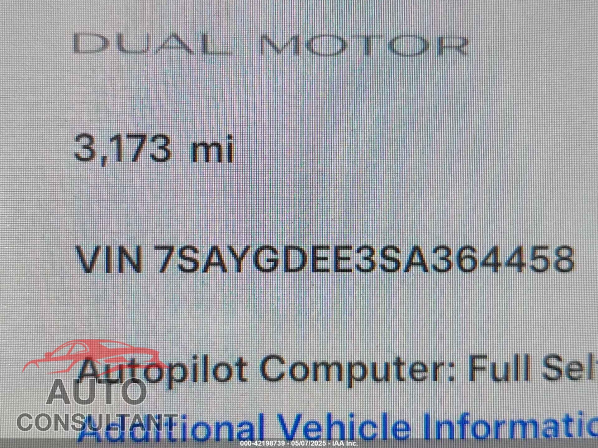 TESLA MODEL Y 2025 - 7SAYGDEE3SA364458