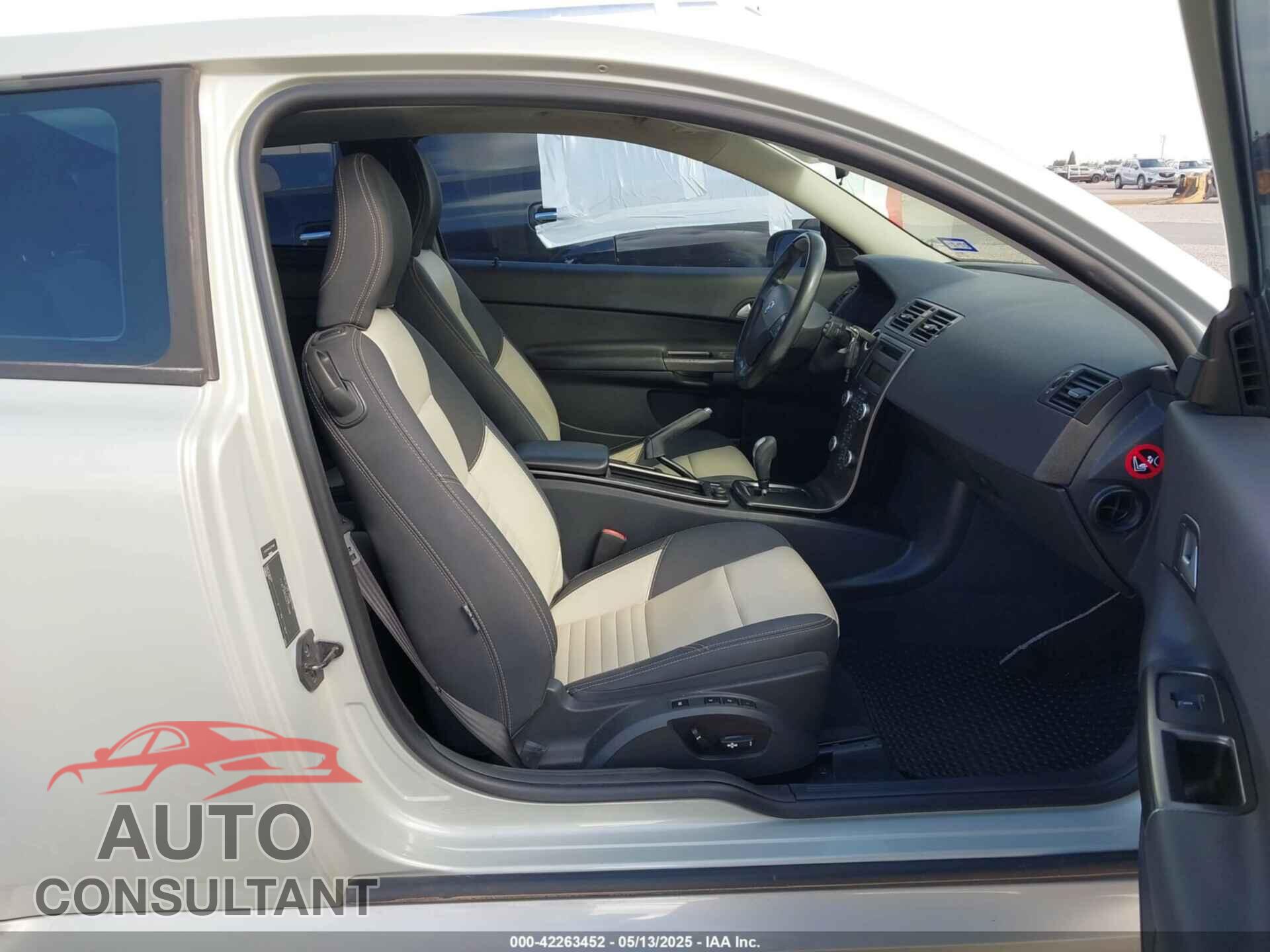 VOLVO C30 2012 - YV1672MK5C2270468