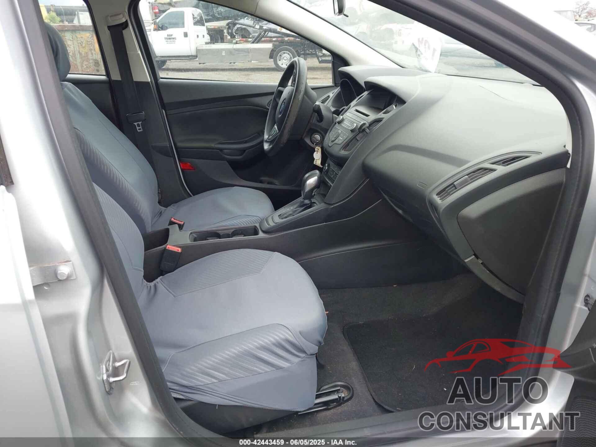 FORD FOCUS 2016 - 1FADP3E27GL311299