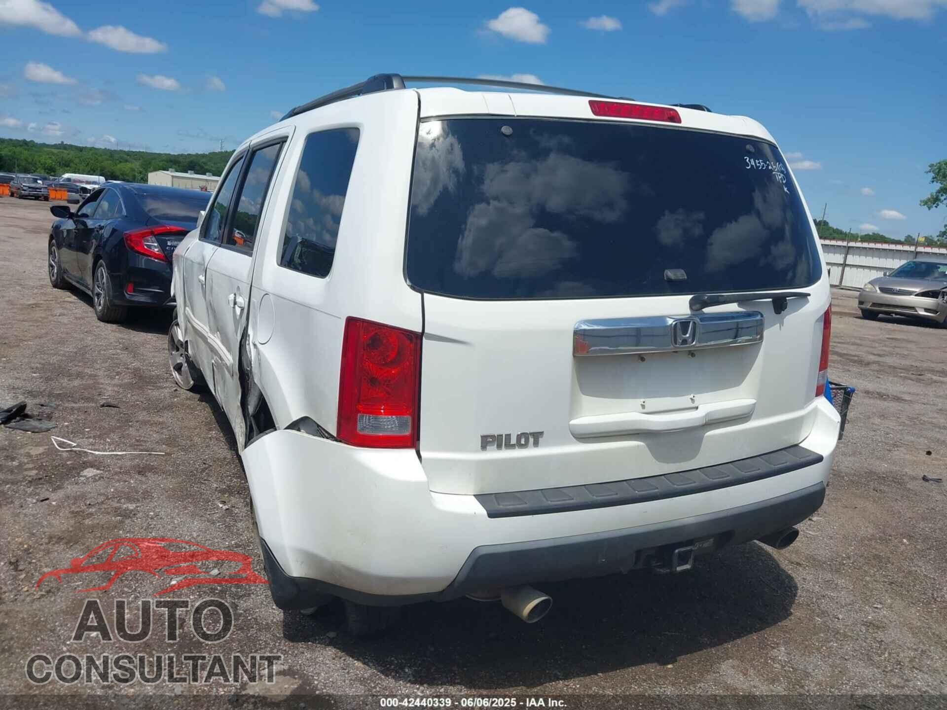 HONDA PILOT 2011 - 5FNYF3H61BB051751