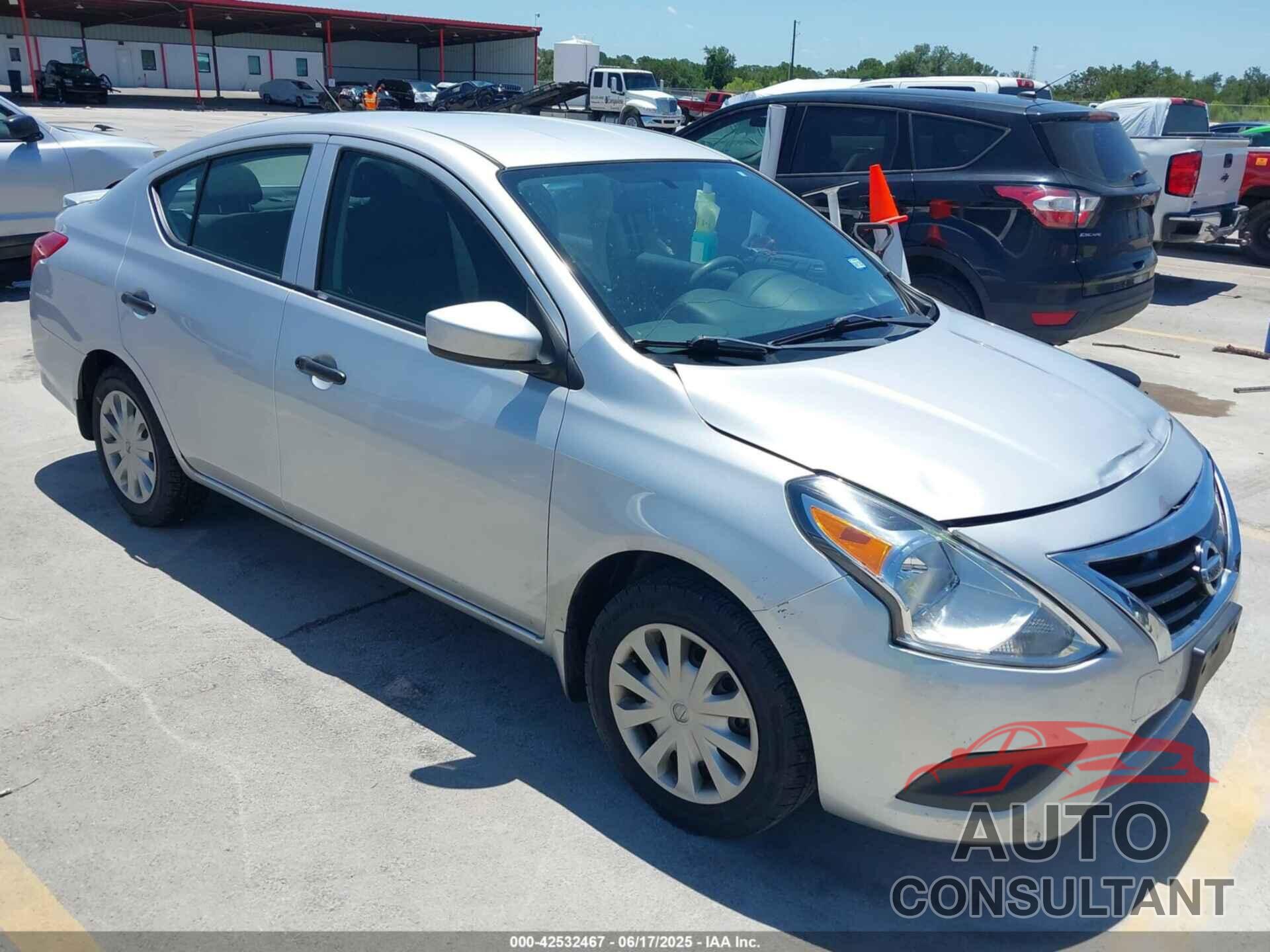 NISSAN VERSA 2018 - 3N1CN7AP2JL830795