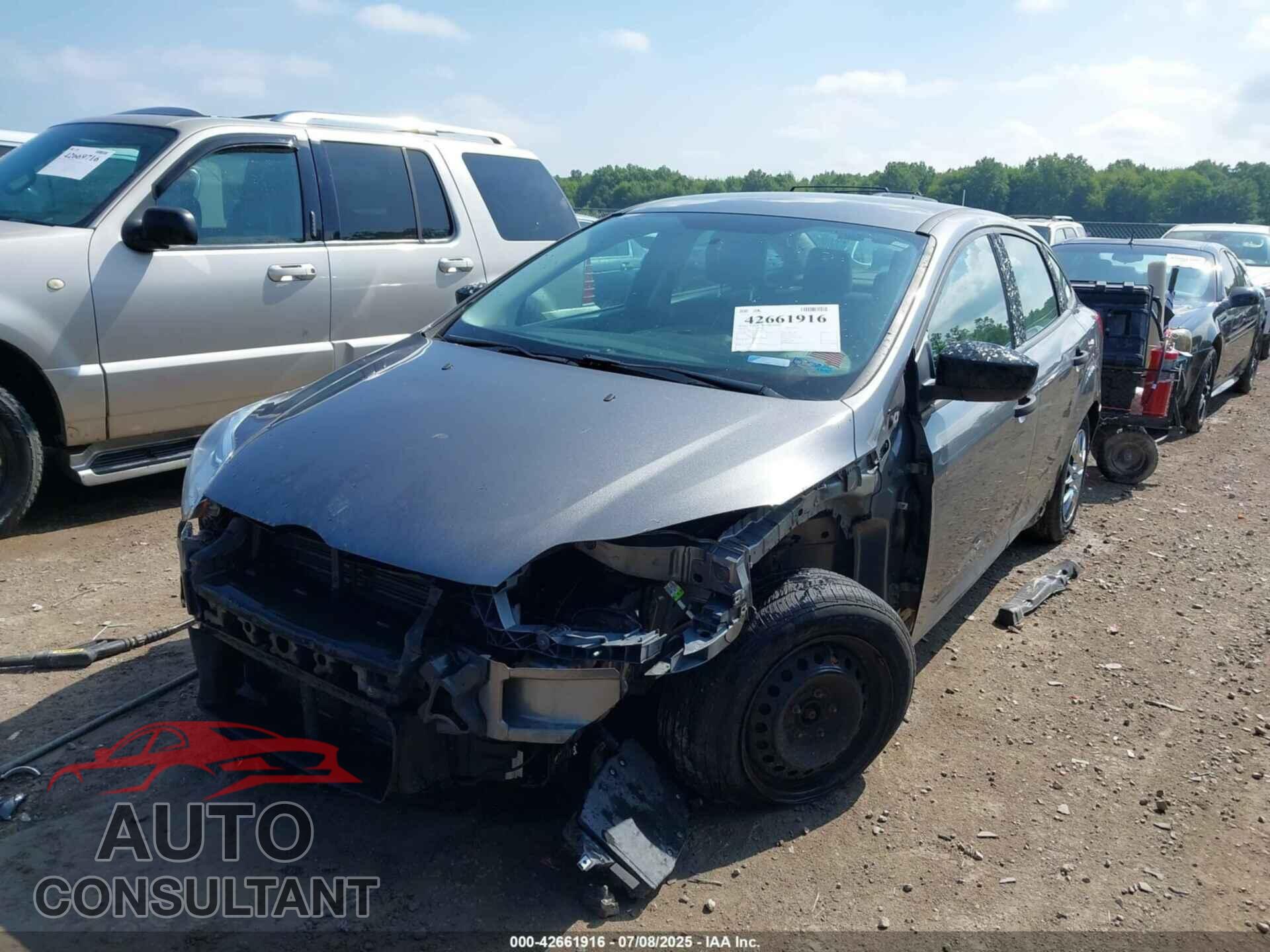 FORD FOCUS 2014 - 1FADP3E24EL449329