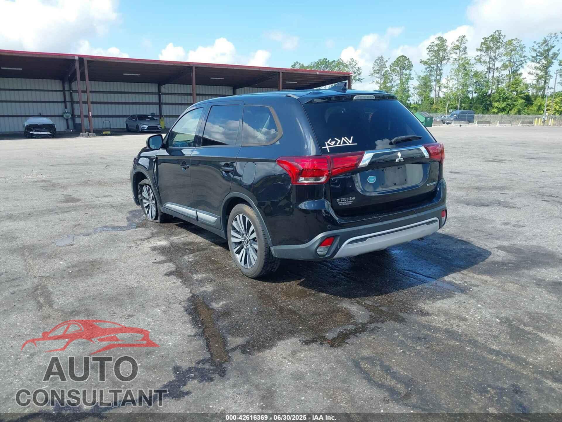 MITSUBISHI OUTLANDER 2019 - JA4AD2A38KZ031048