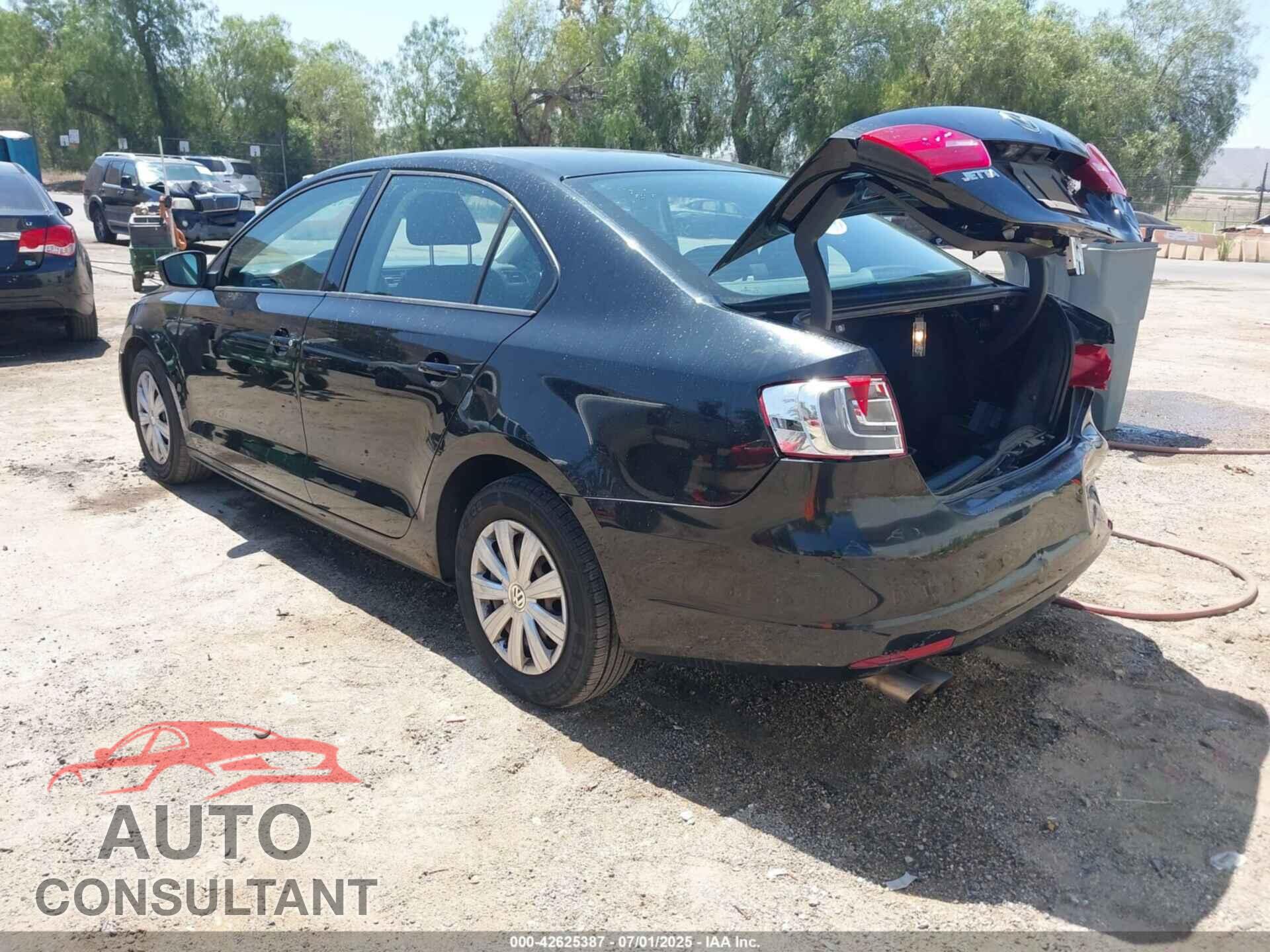 VOLKSWAGEN JETTA 2013 - 3VW2K7AJ8DM401931