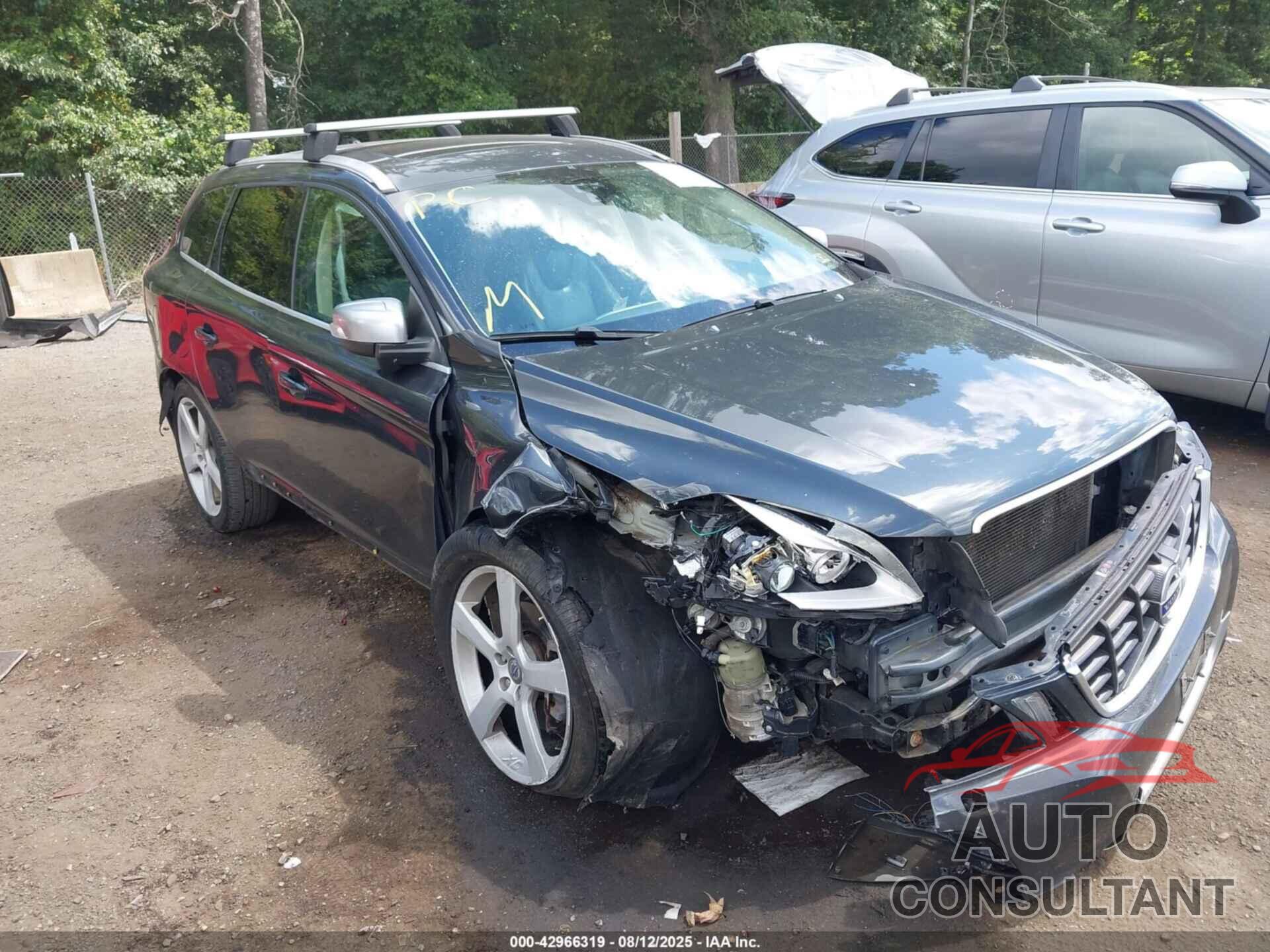 VOLVO XC60 2013 - YV4902DZ4D2424333