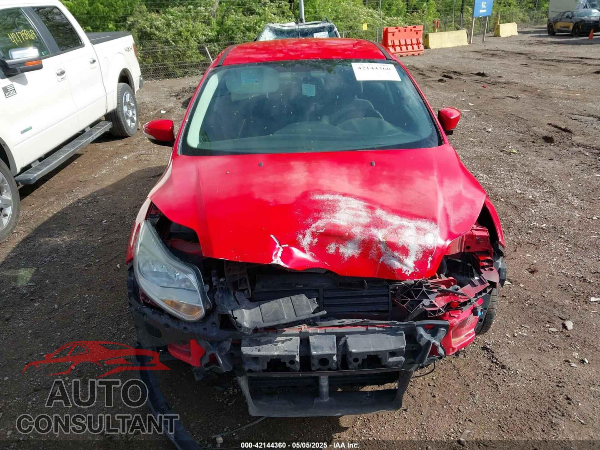 FORD FOCUS 2014 - 1FADP3F27EL269213